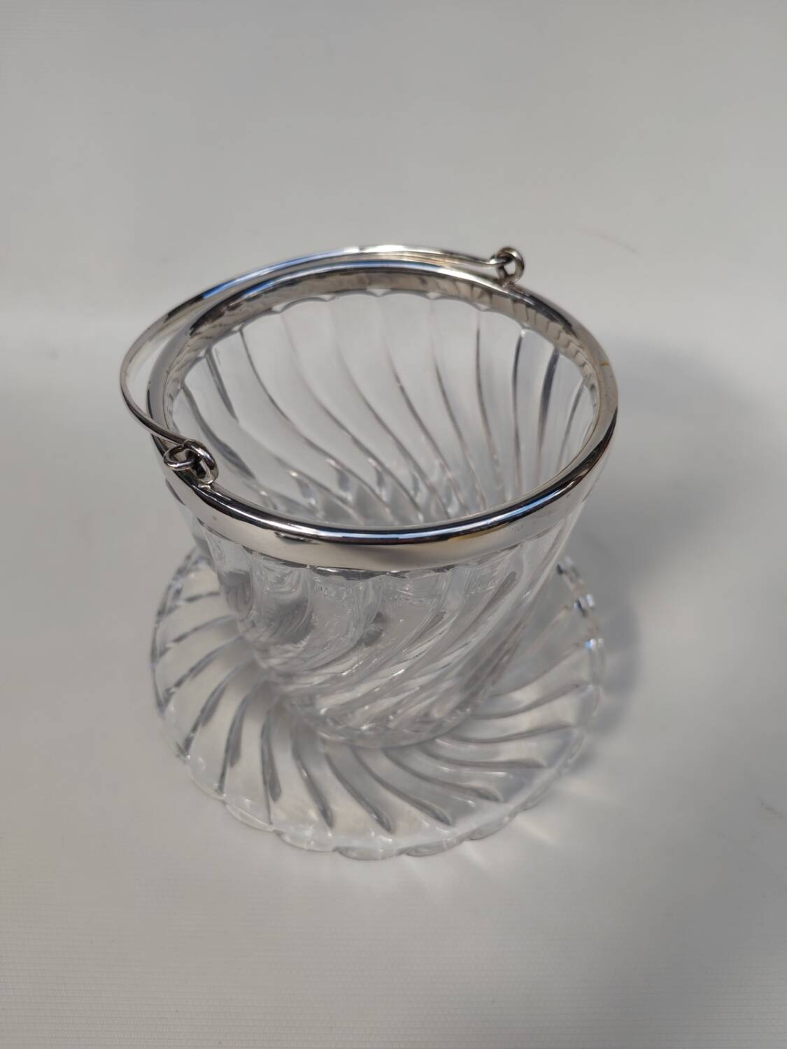 Ice bucket and its plate in Baccarat crystal, bamboo model.