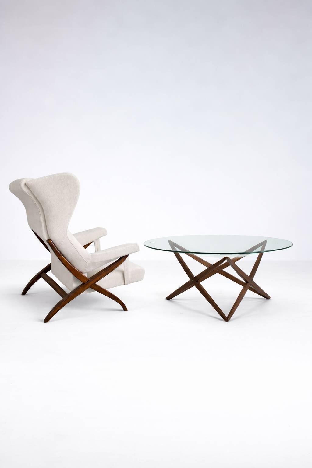 Table basse piétement sculptural par Angelo Ostuni