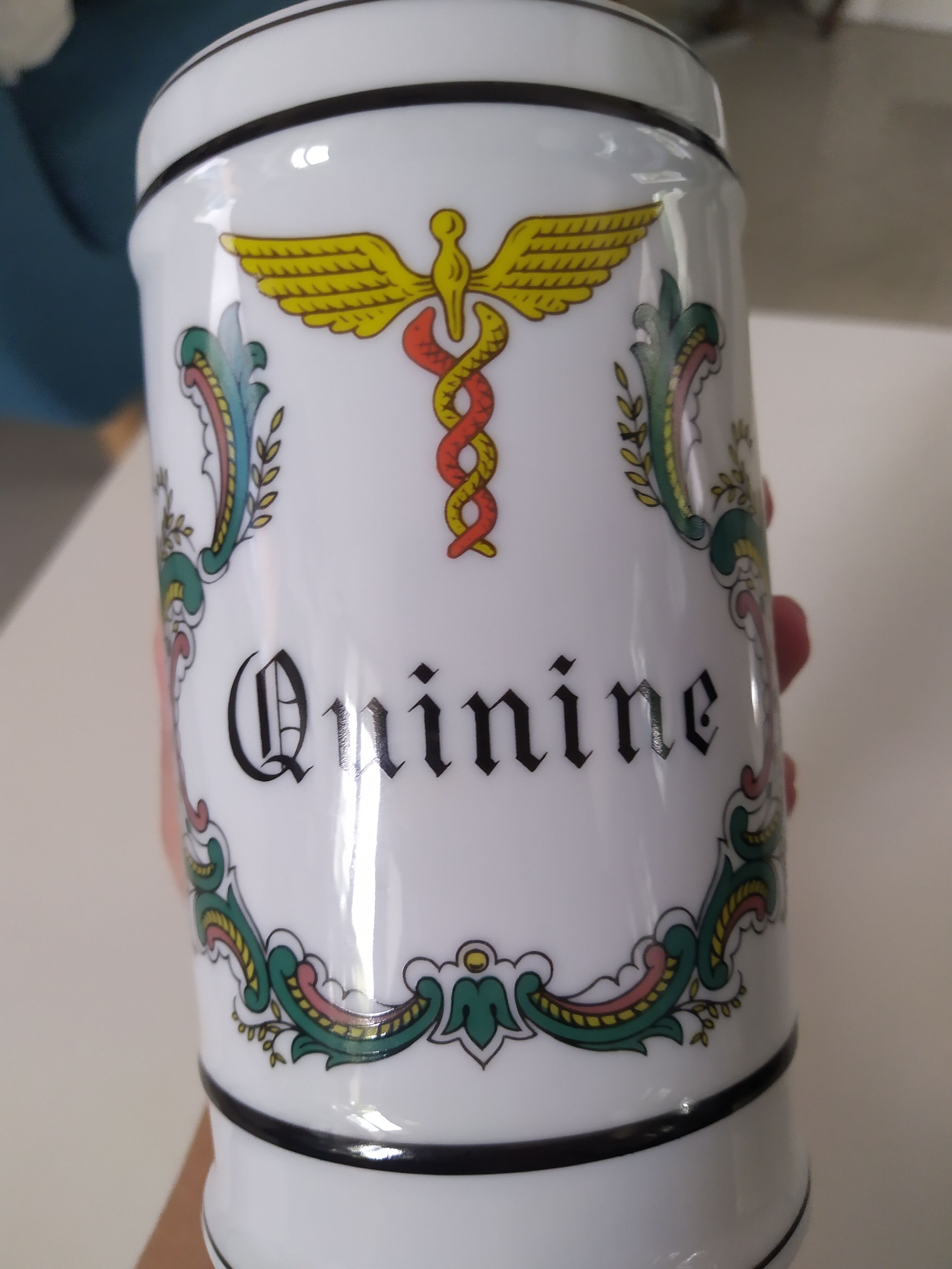 Apothecary pot - Quinine
