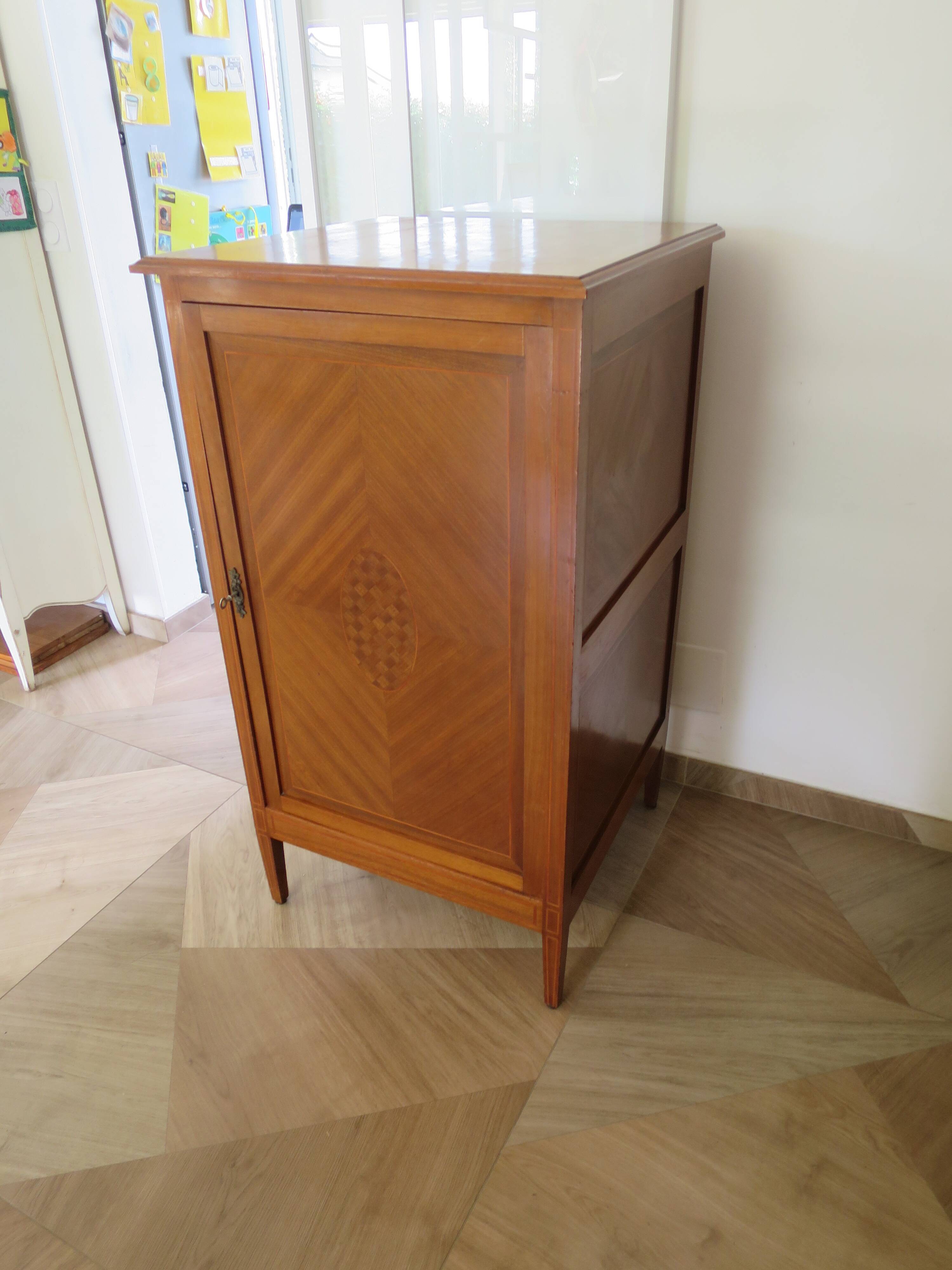 Buffet, bonnetière style Directoire