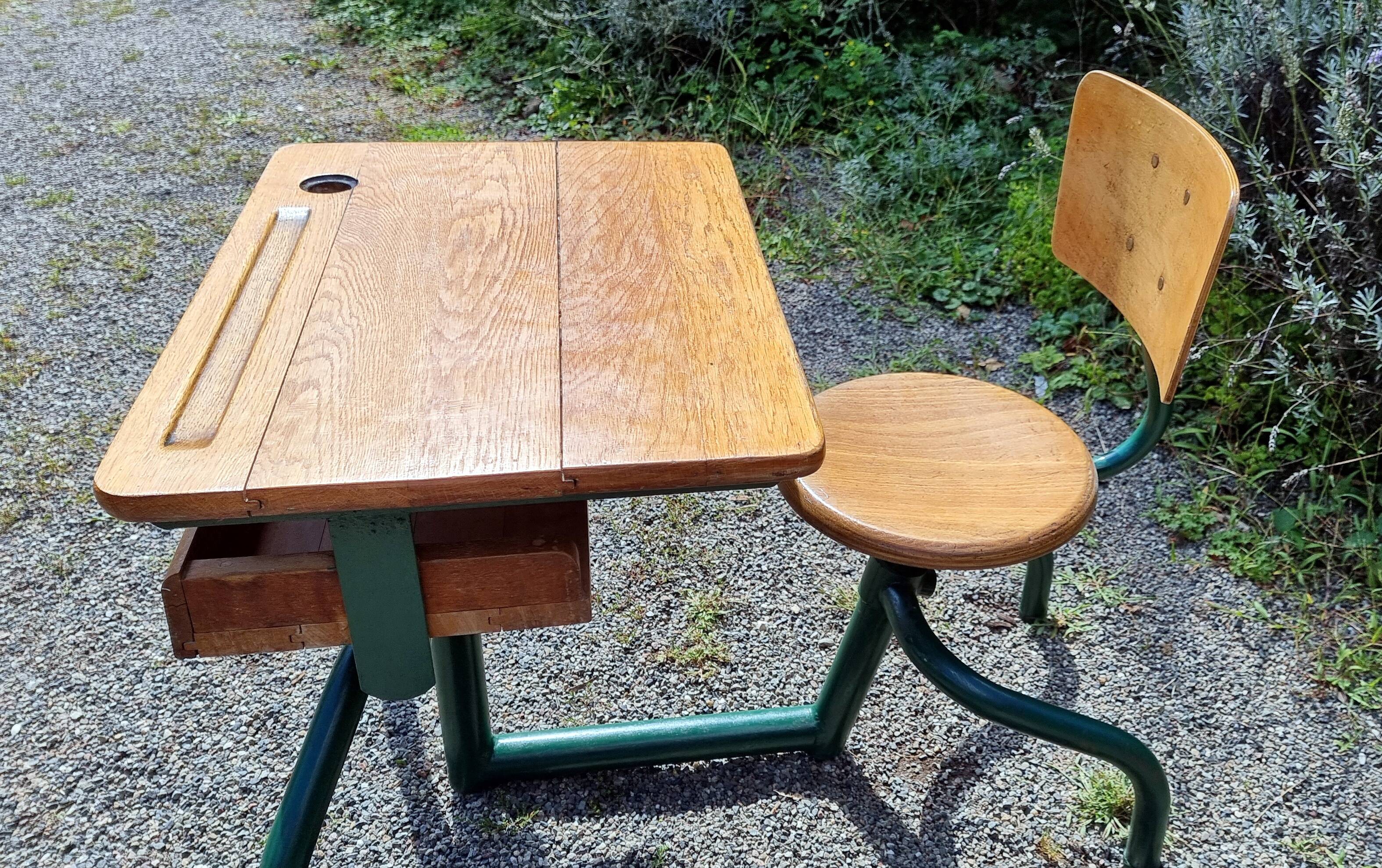 School desk proven year 50