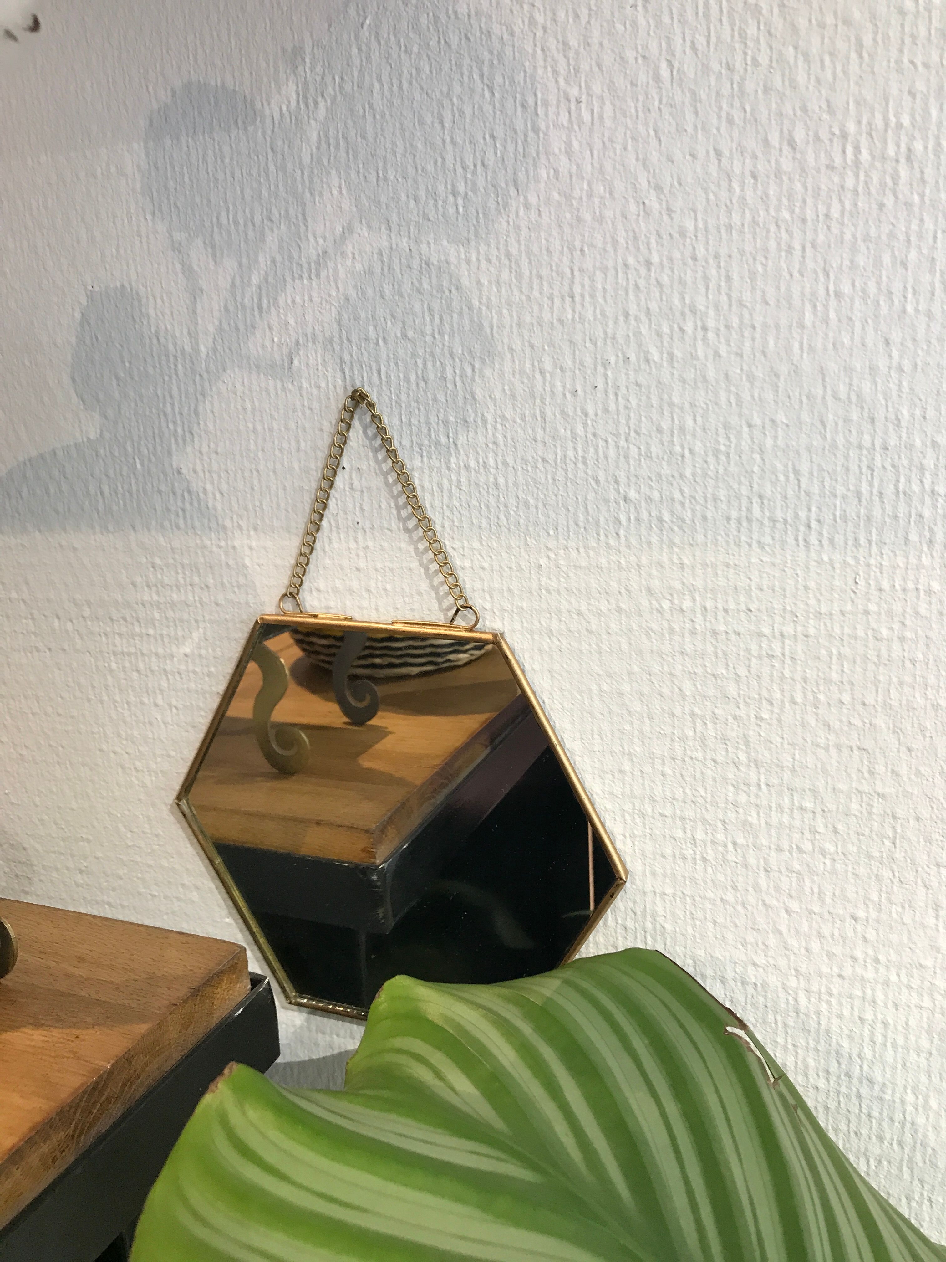 Brass hexagonal mirror 17x15cm