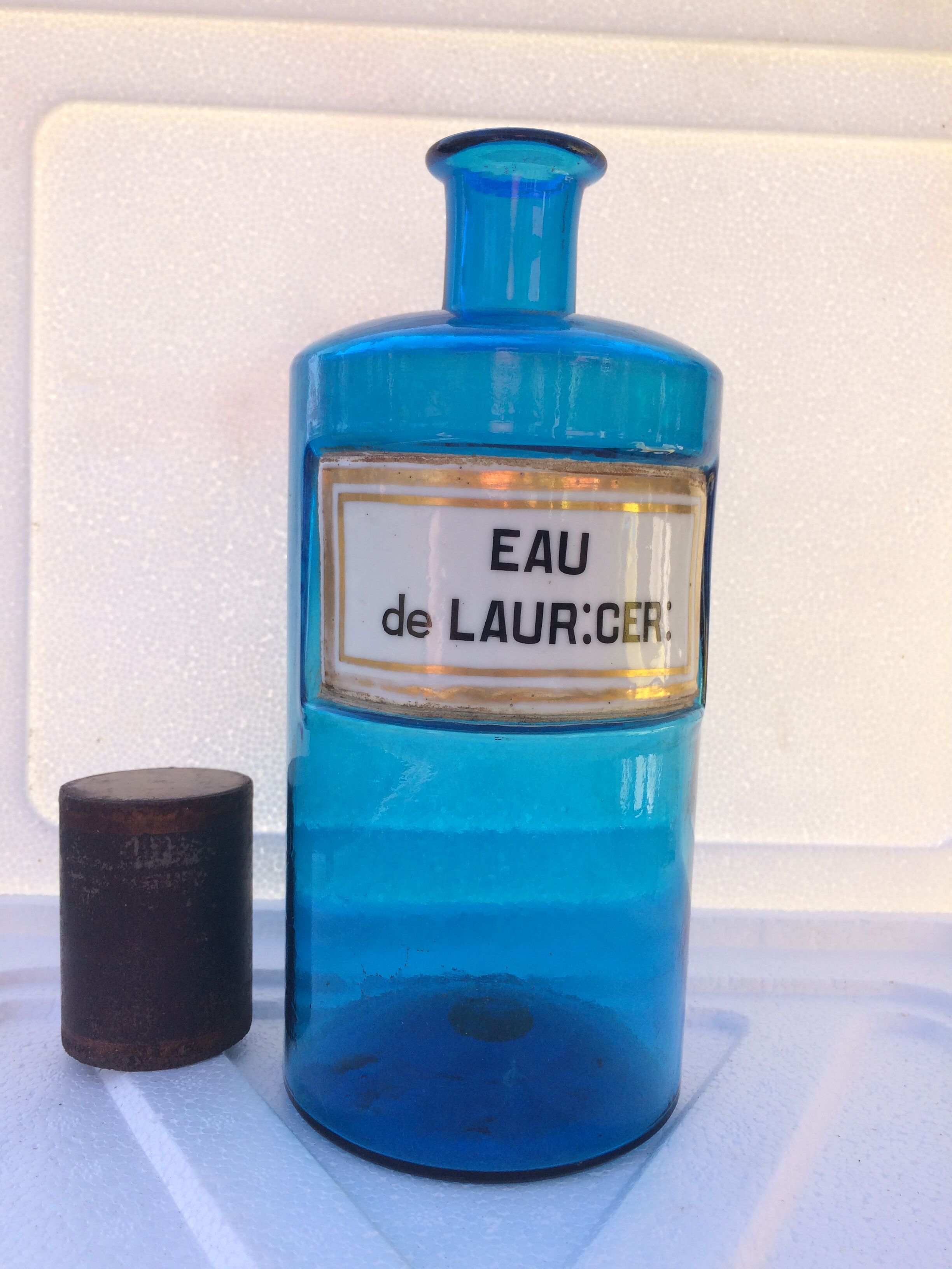 Napoleon III pharmacy pot