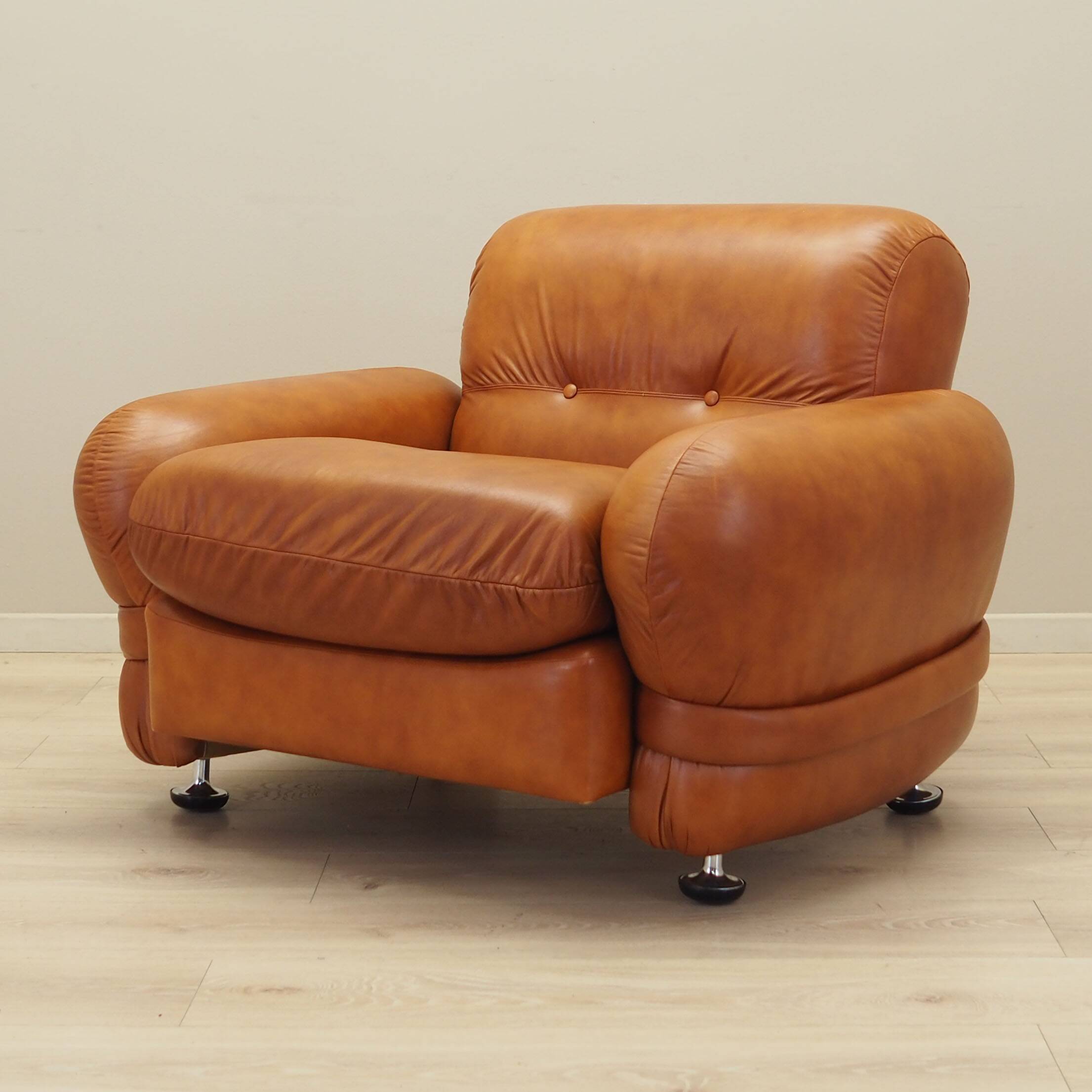 Leather armchair, Italian design, 1970s, production: Italy
