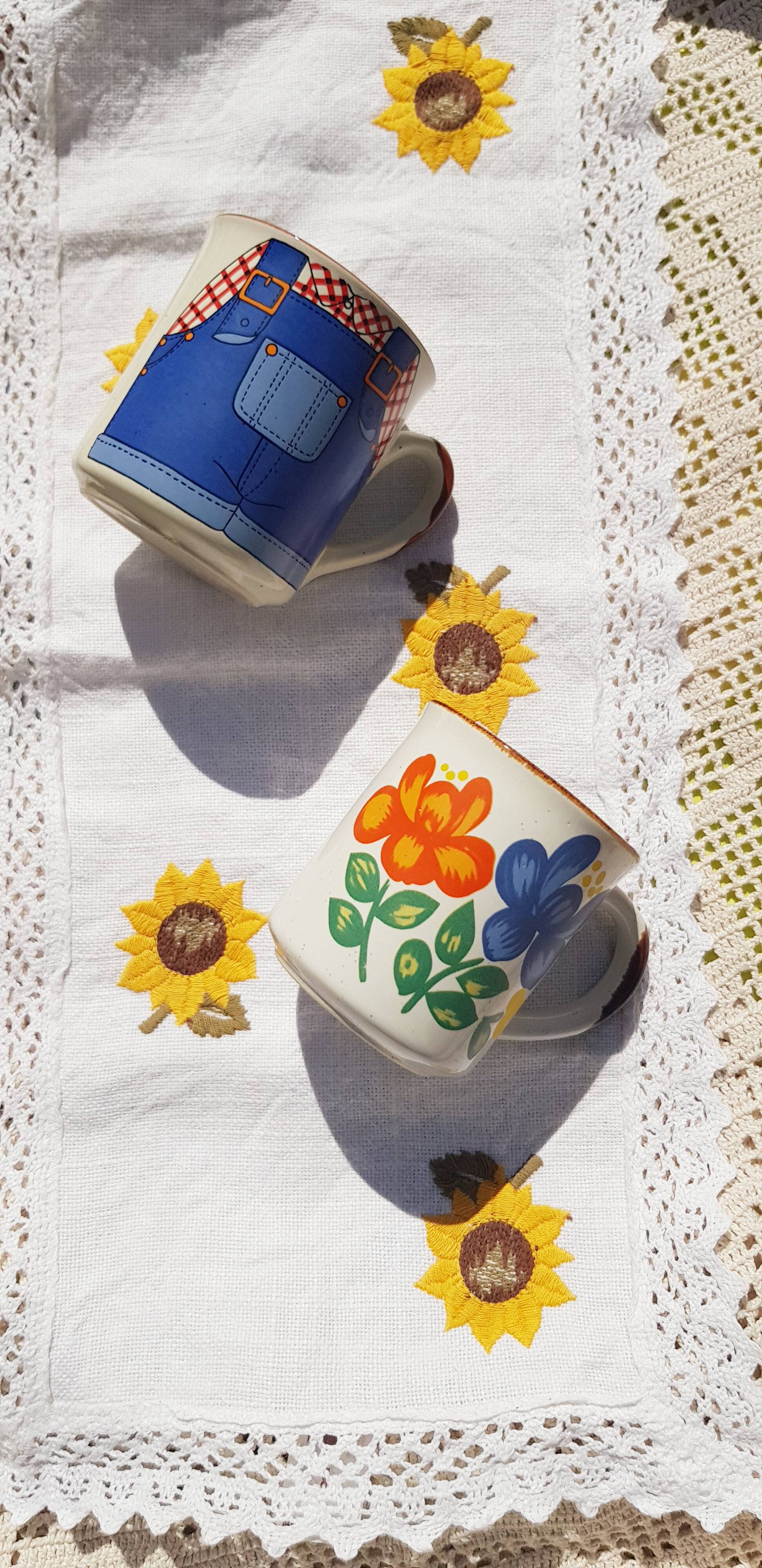 Mugs with patterns