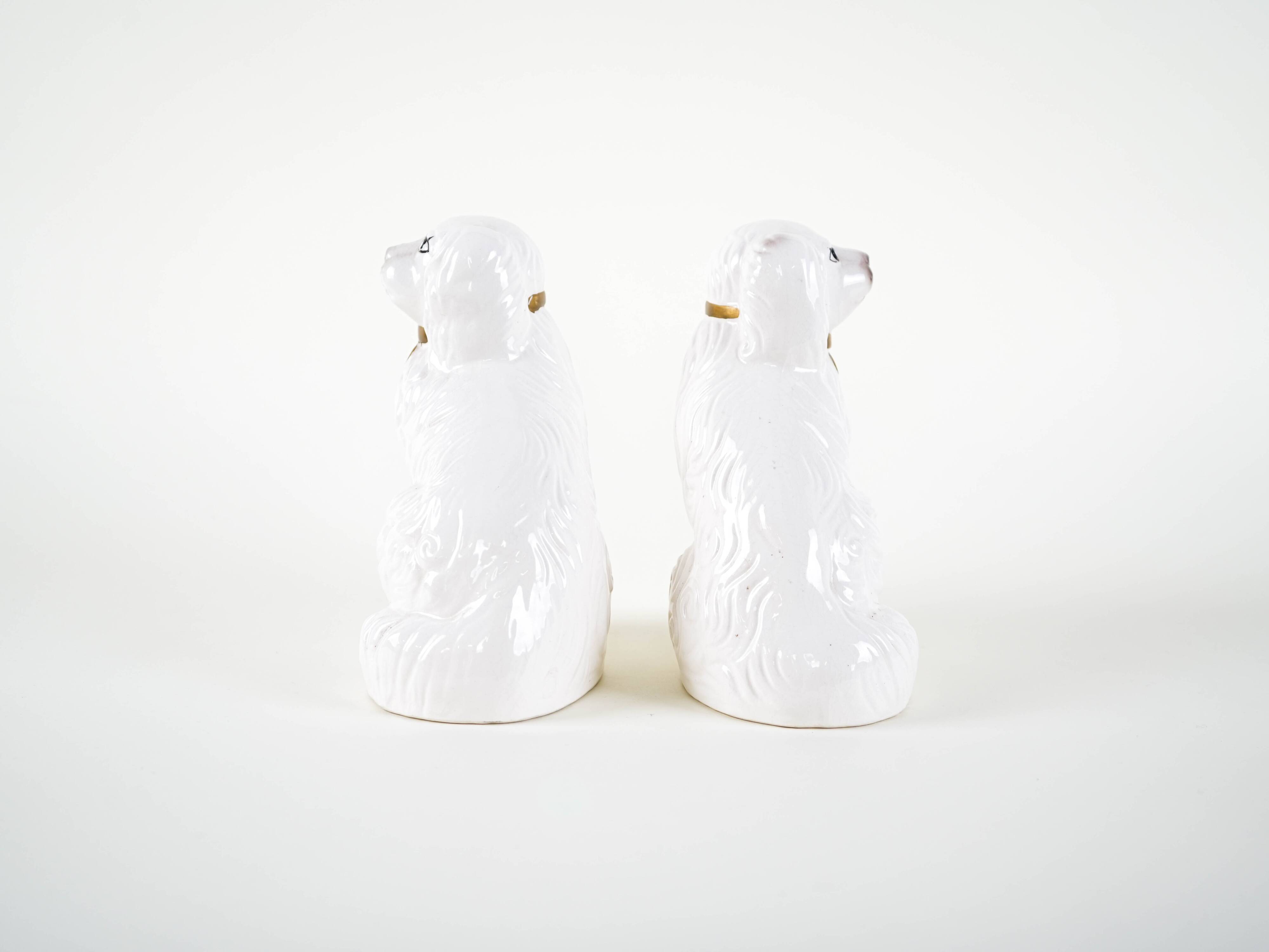 Figurines de chien en céramique, style anglais, années 1970, fabriquées en Angleterre.