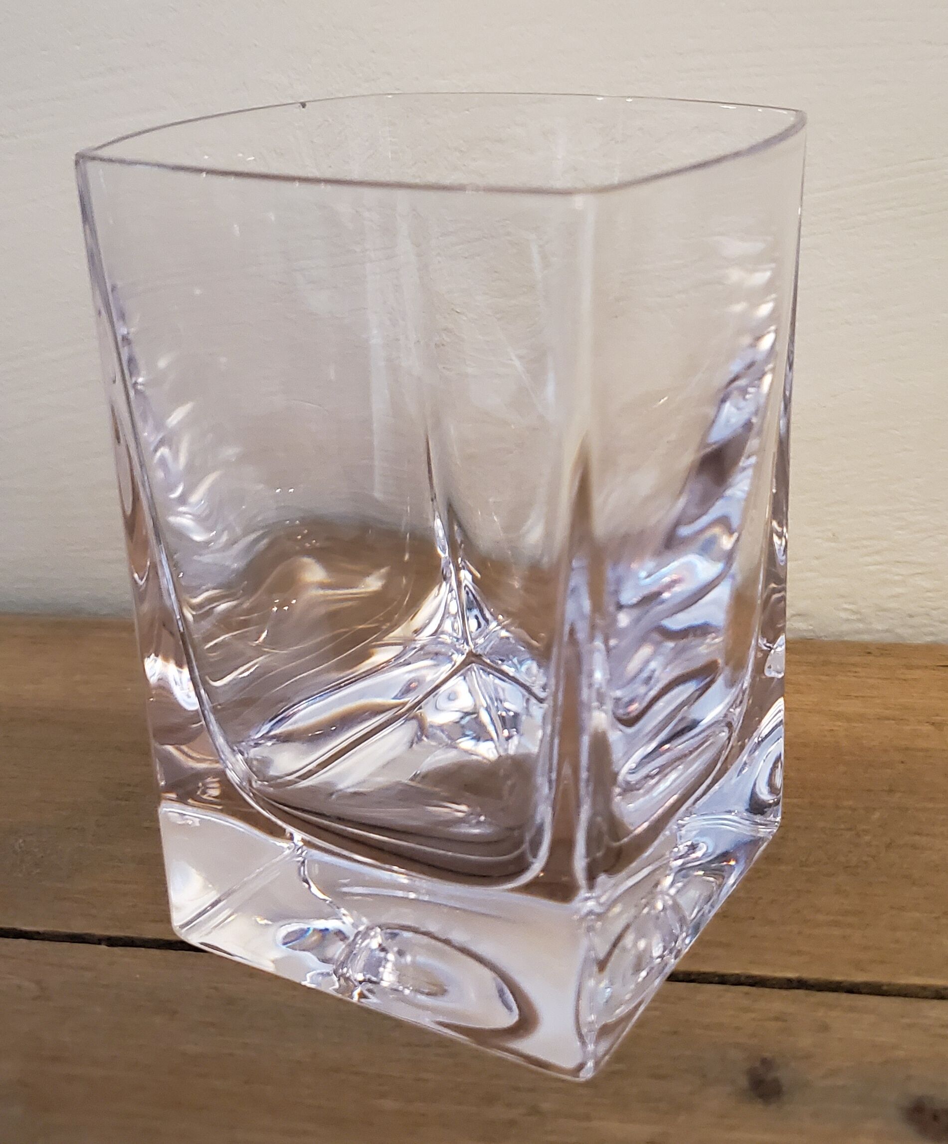 Whisky glasses and ice bucket set