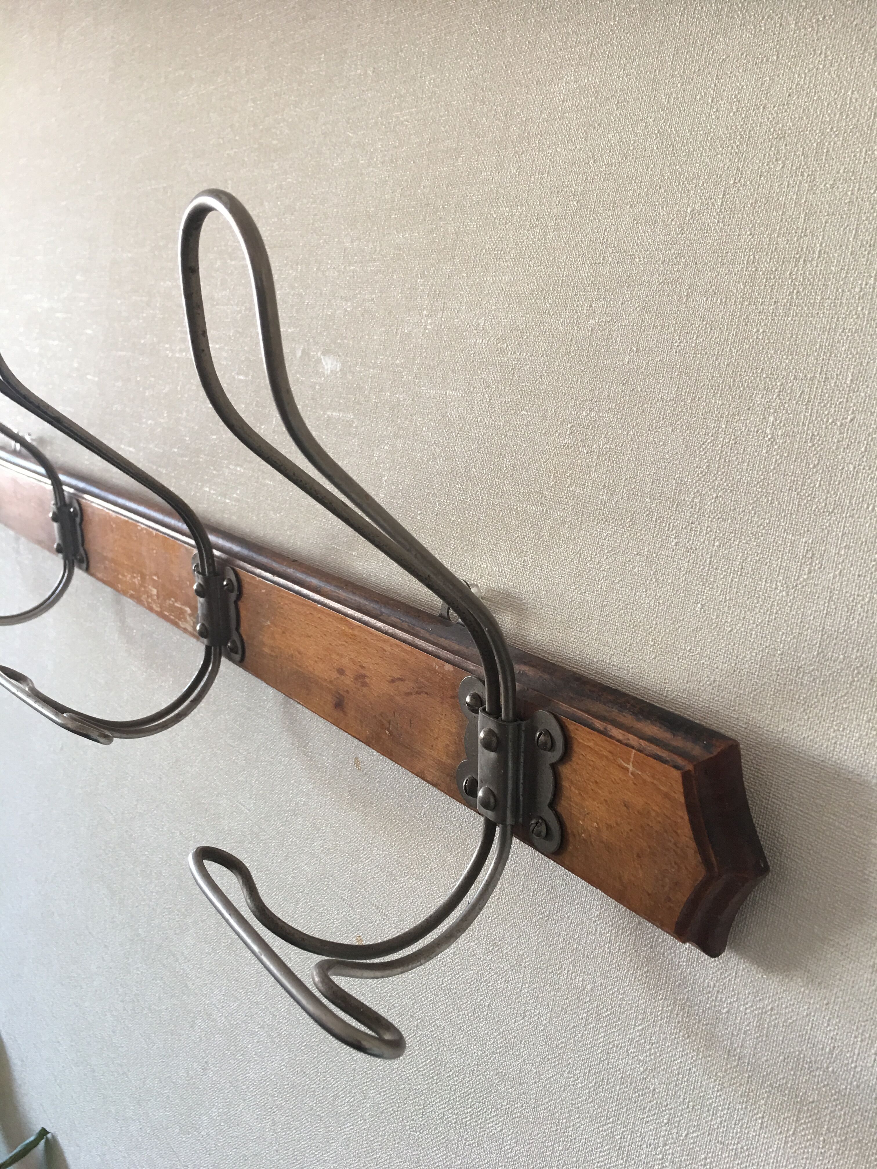 Porte manteaux mural 4 patères en bois et métal