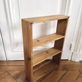 Scalloped frieze wall shelf
