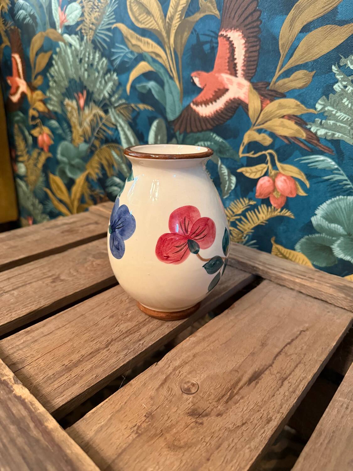 Small ceramic vase with flowers Saint Clement