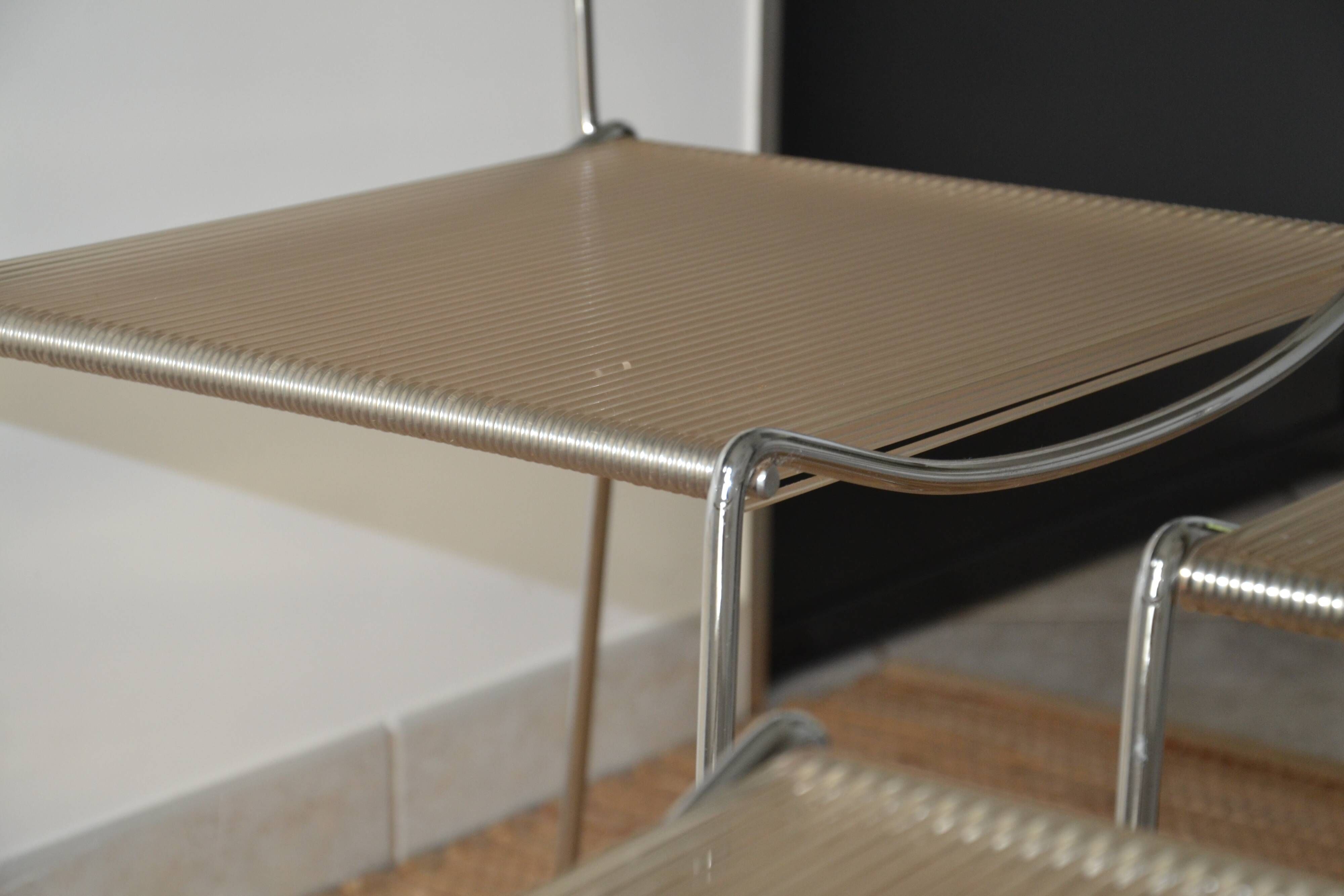 Chaises "spaghetti"  Italie Giandomenico Belotti 1979