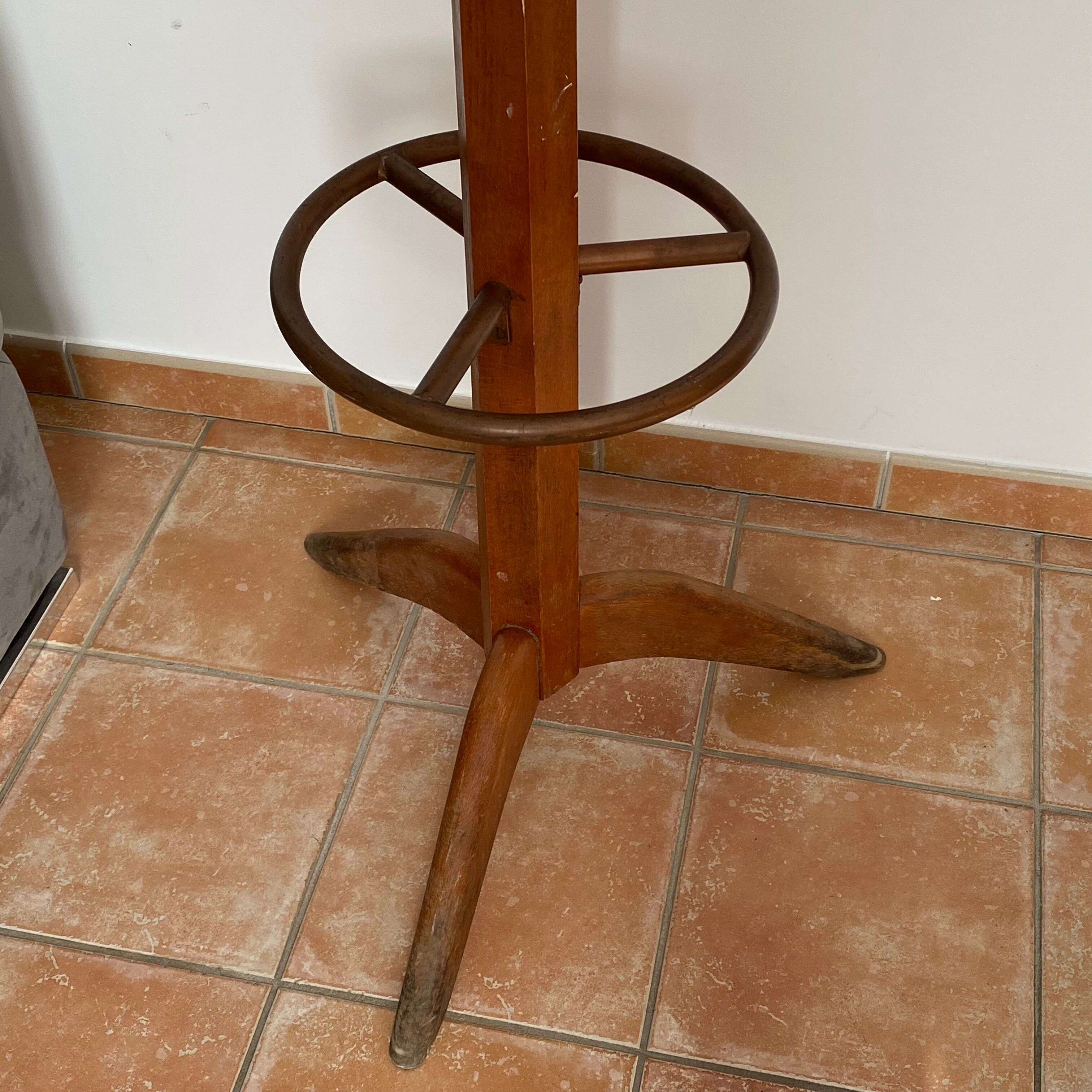 Stella parrot coat rack. 1960.