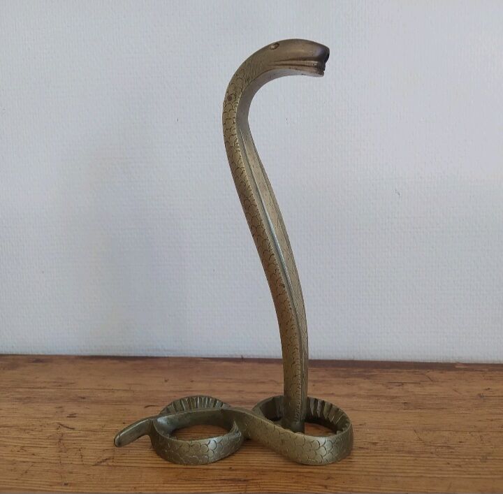 Cobra bronze lamp base