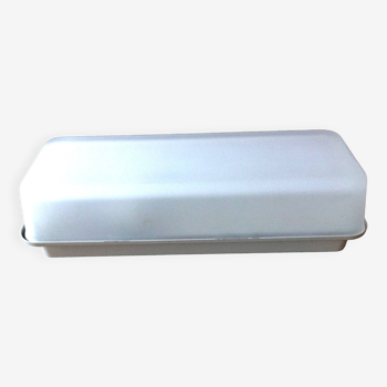 Rectangular porthole wall light in industrial/70s style frosted glass