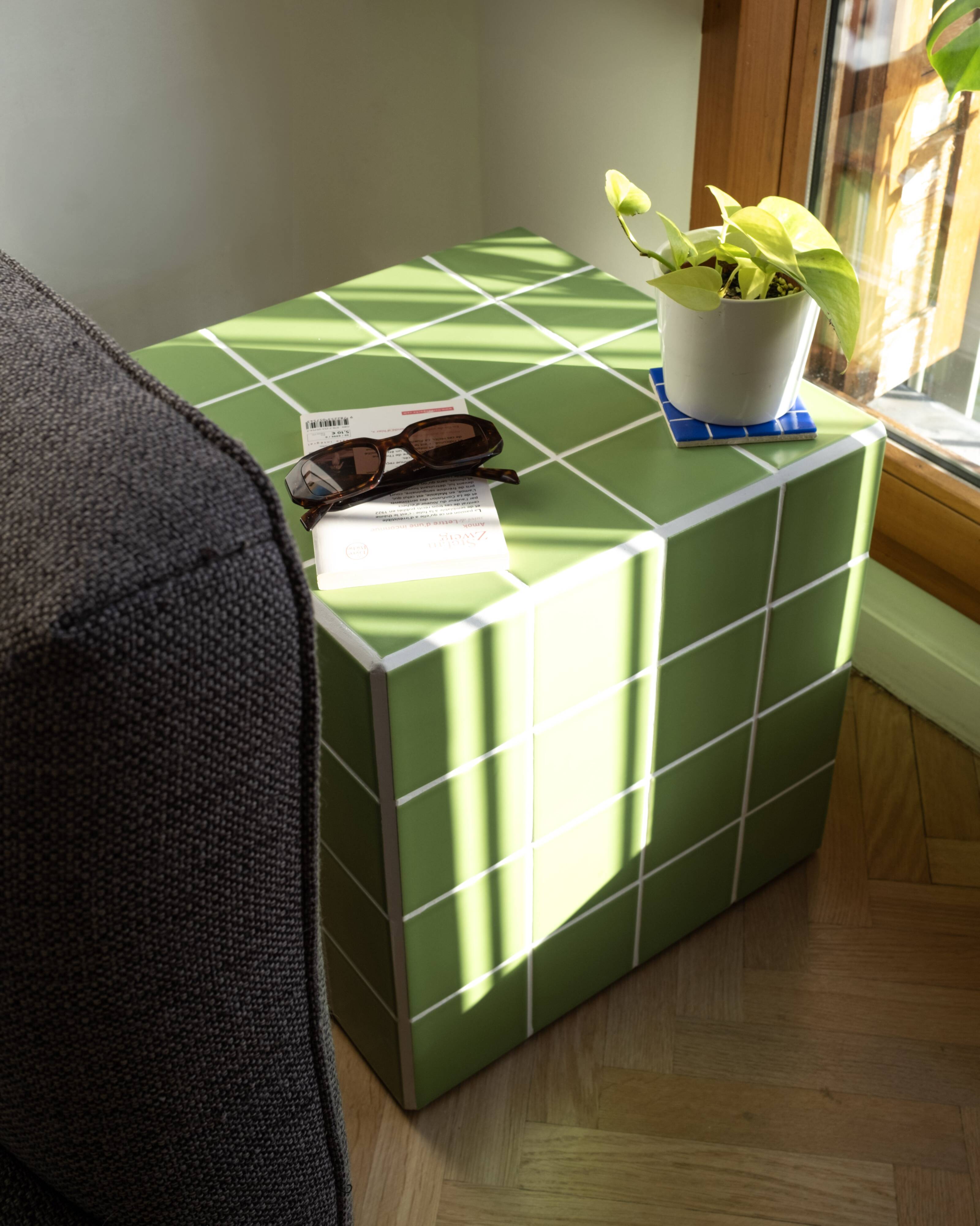 Cube-Side table-Bedside table-Tile-Ceramic-Green-Glossy