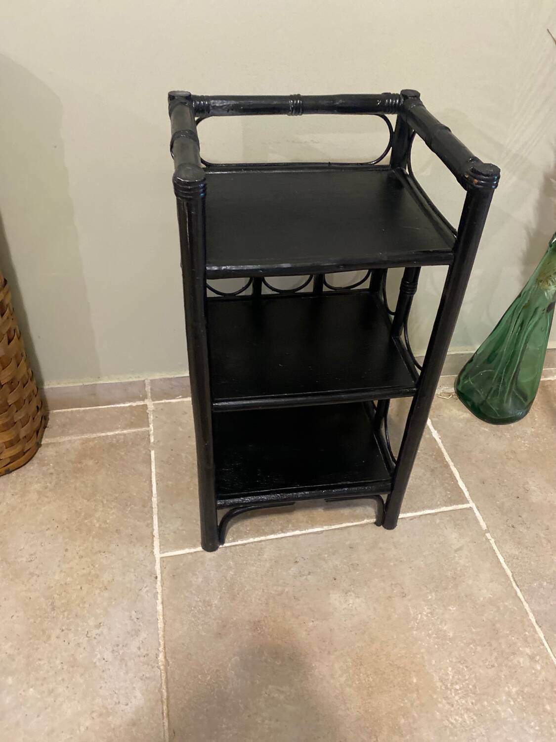 Étagère vintage en rotin