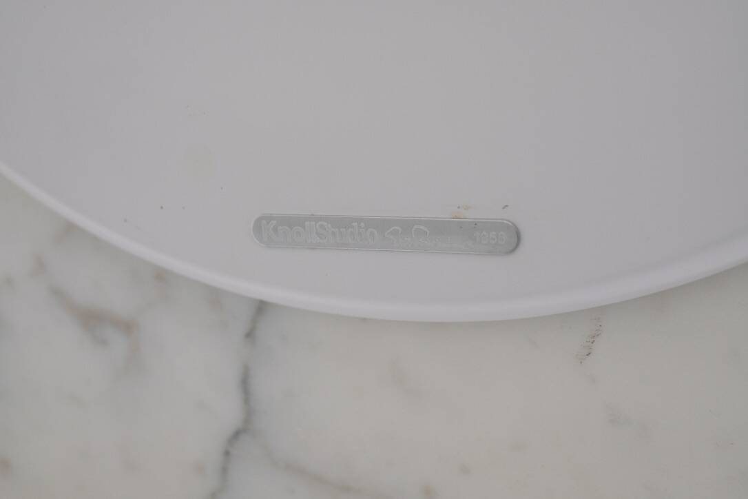 Tulip dining table in marble by Eero Saarinen for Knoll International.