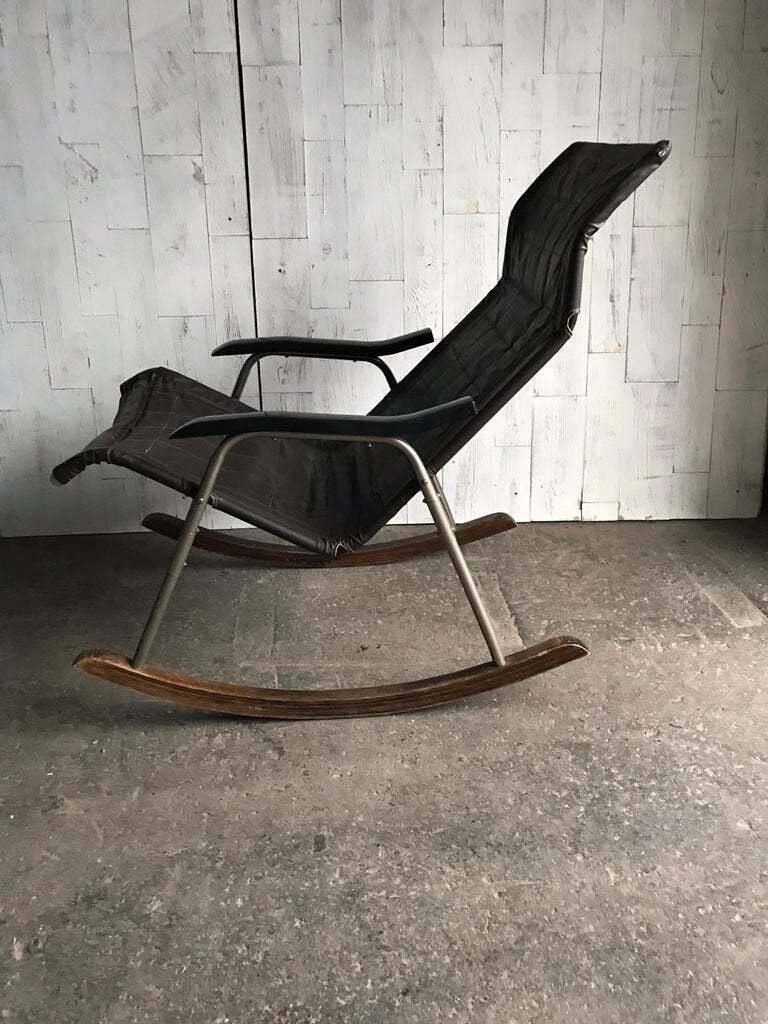 Mid-Century Japanese rocking chair in black leather, metal, and wood by Takeshi Nii (1950s)