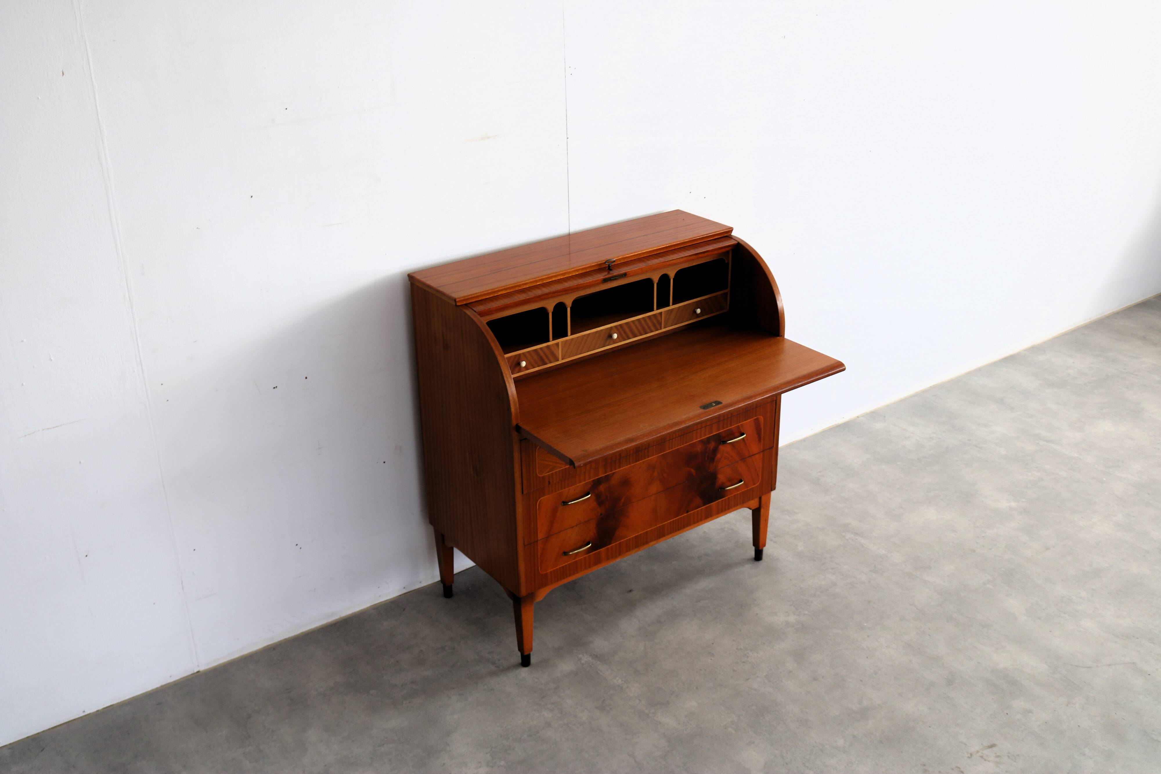Vintage secretary | broderna | 60s | sweden
