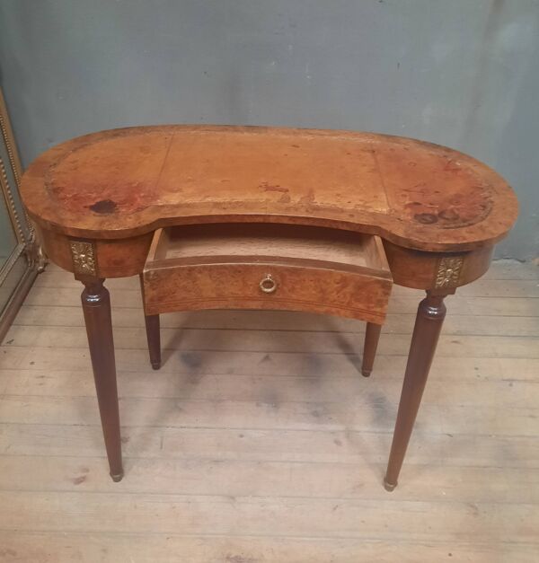 Burreau ''rognon''  en plaquage style Louis XVI