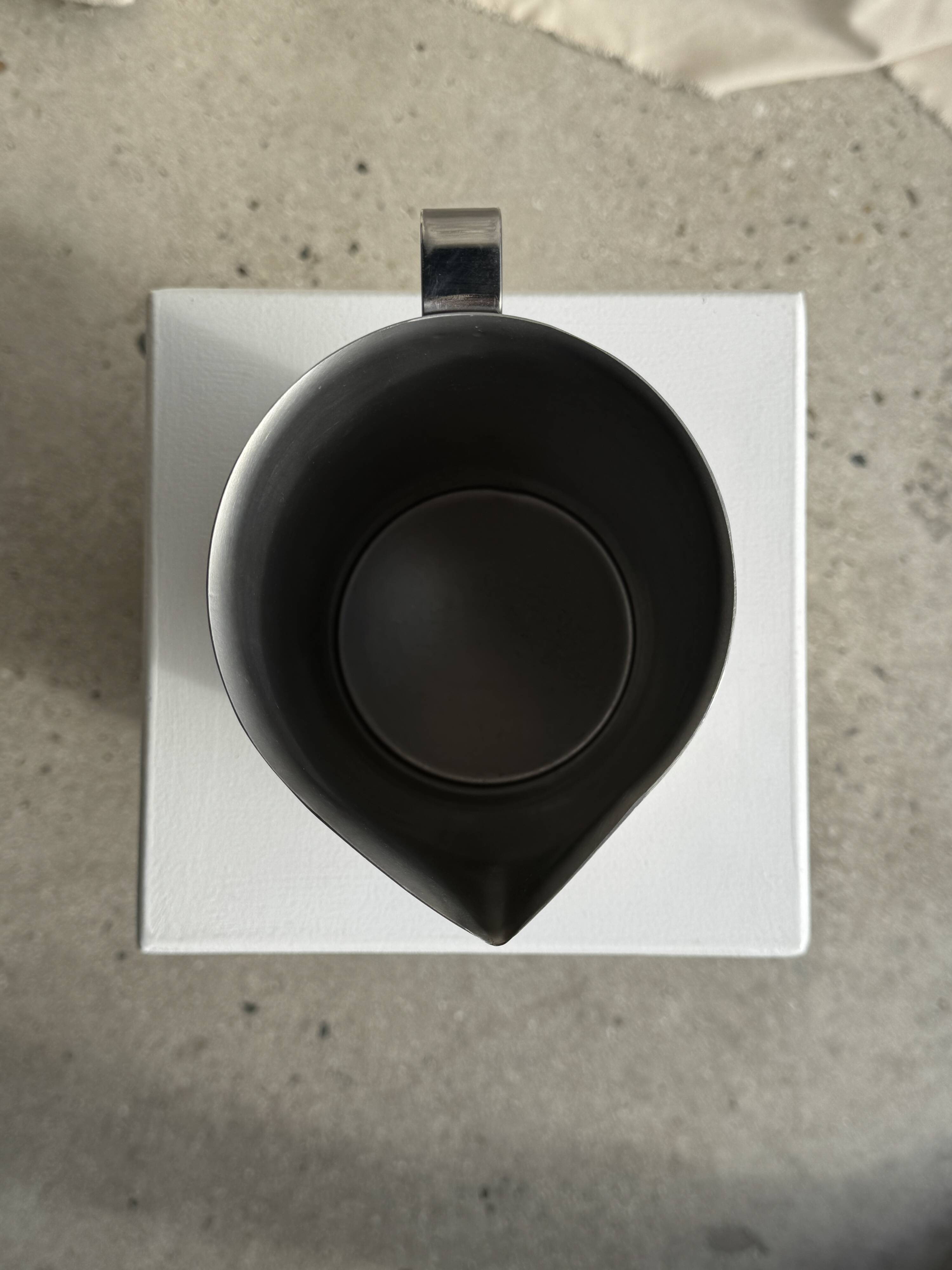 Large silver-plated jug H20 D14.5