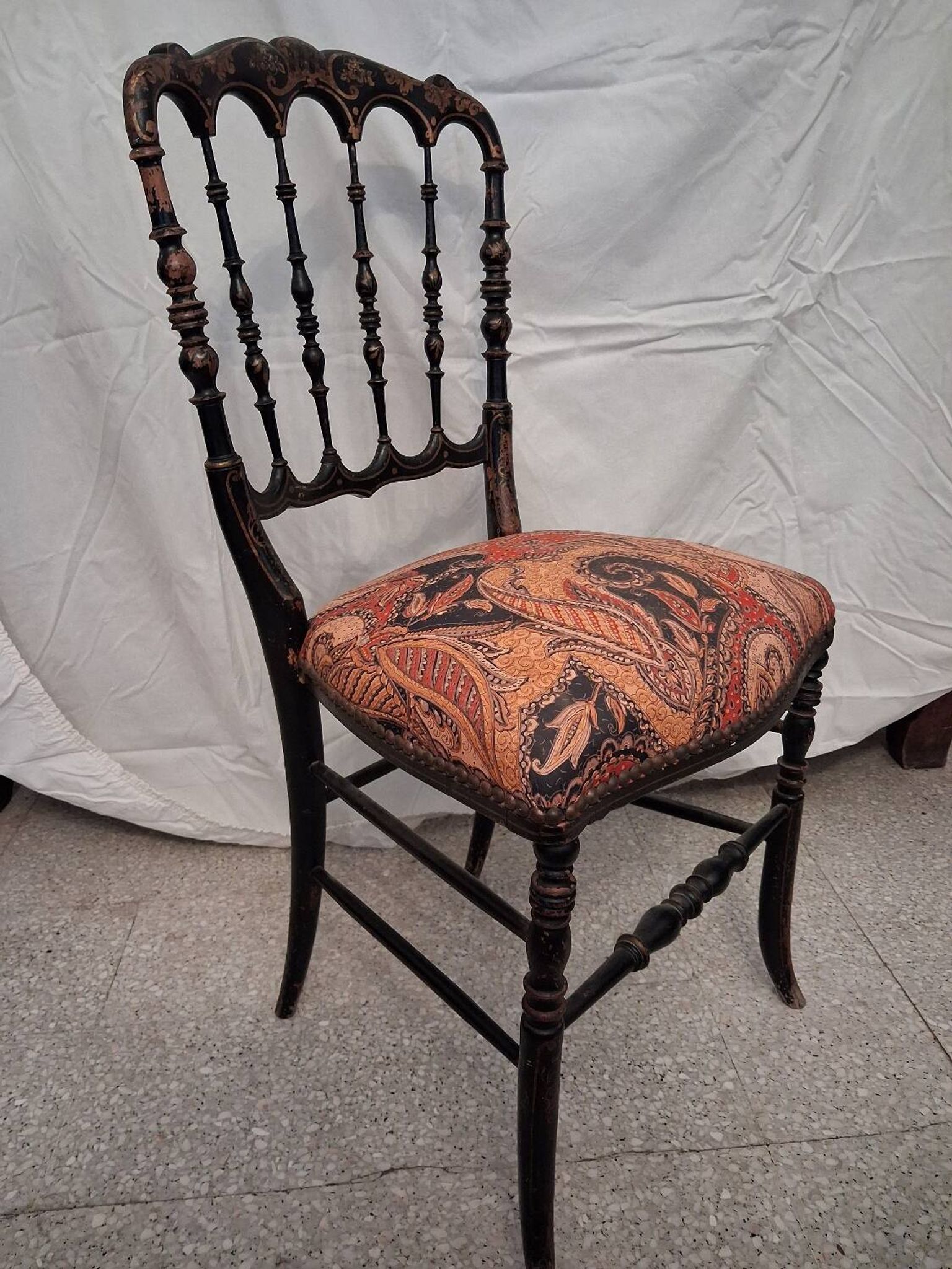 Chaise Napoléon III en bois noirci