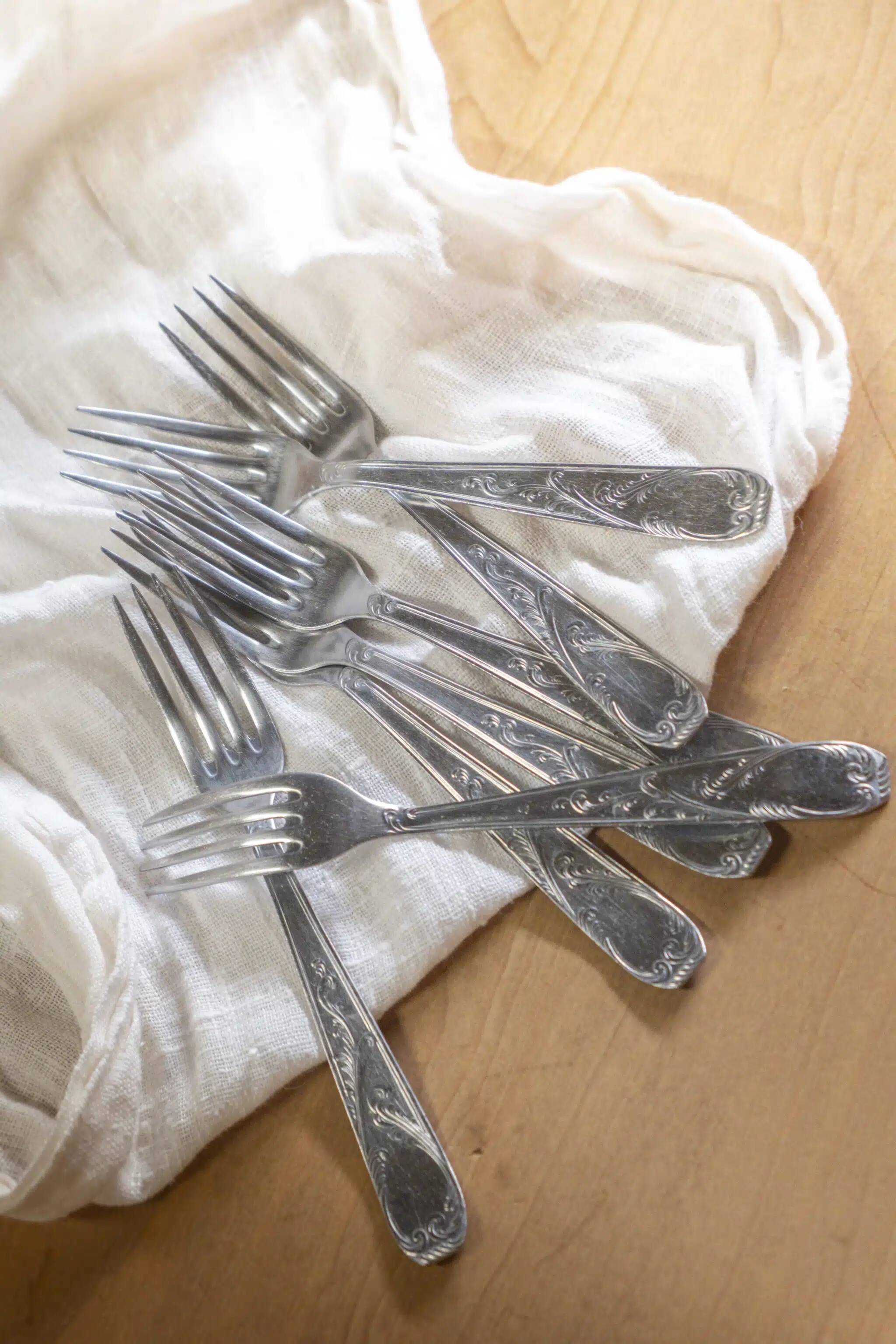 Set of 7 metal forks "Hortense"