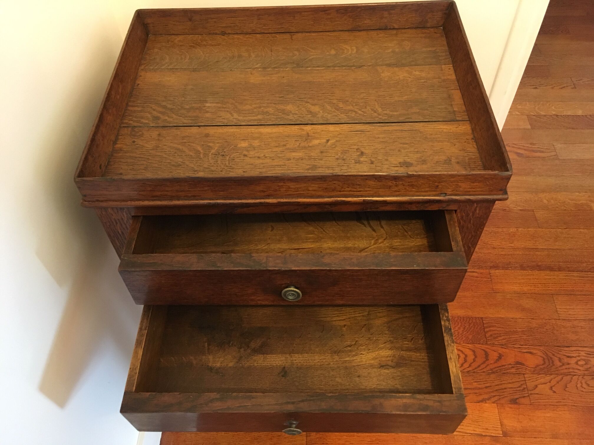 Service 2 solid wood boxes