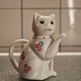 Cat teapot