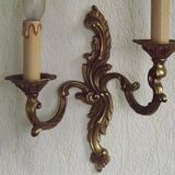 Vintage French bronze wall sconce with acanthus leaves and two light arms 51