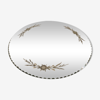 Bevelled round mirror with flowers