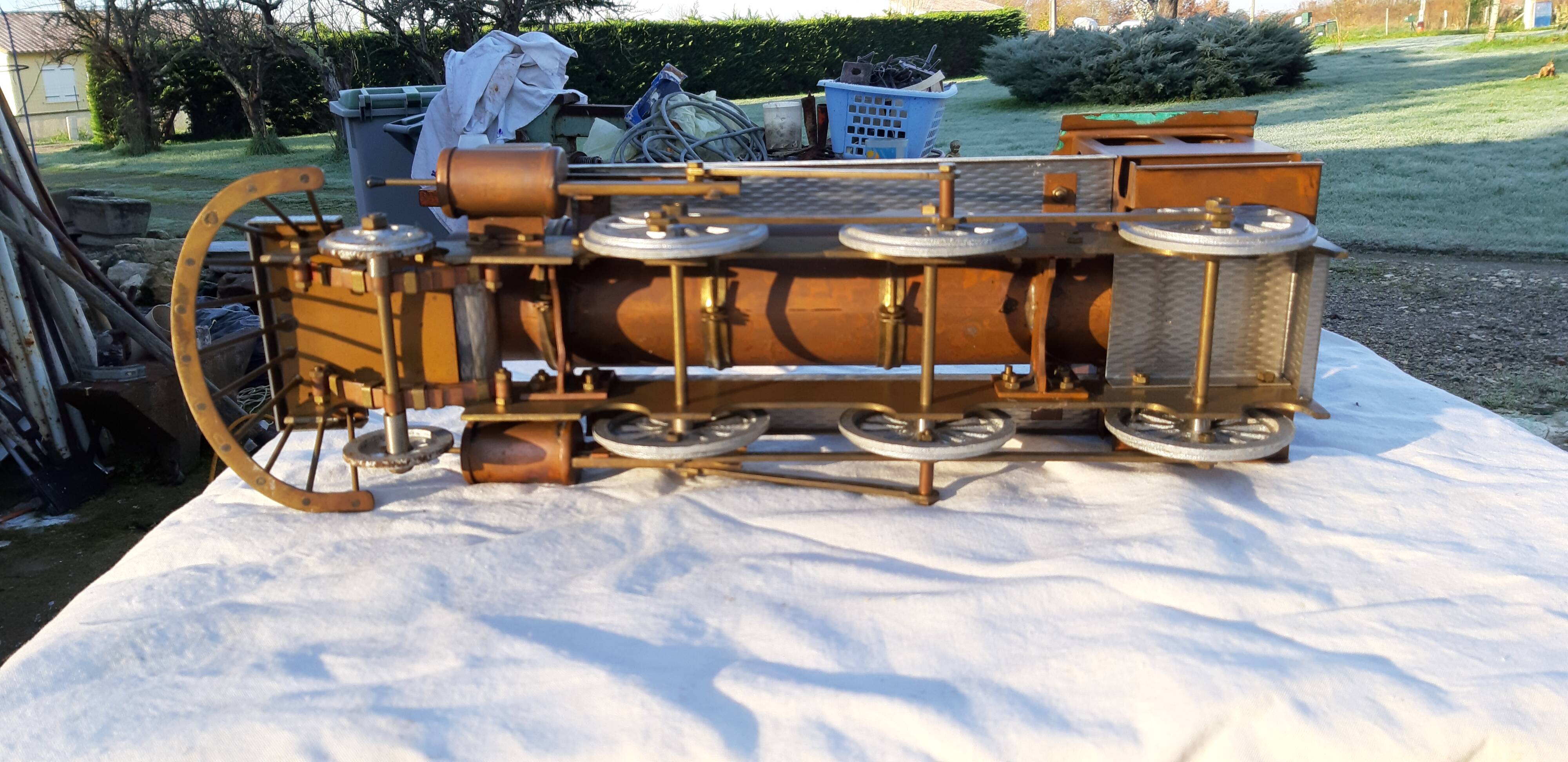 Locomotive copper red