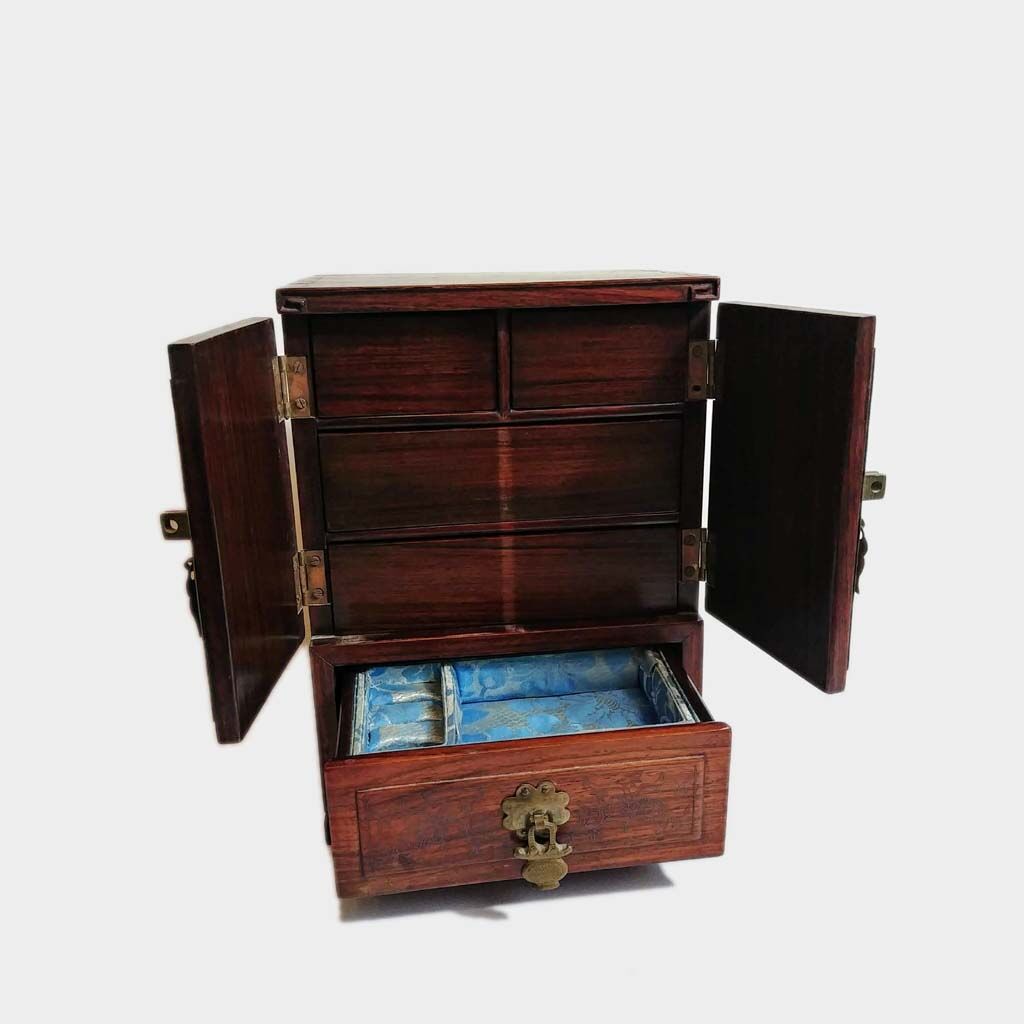 Jewelry box