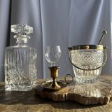 Small golden hand candlestick with a round loop handle D8 H6.5