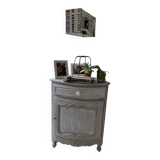 Corner cabinet