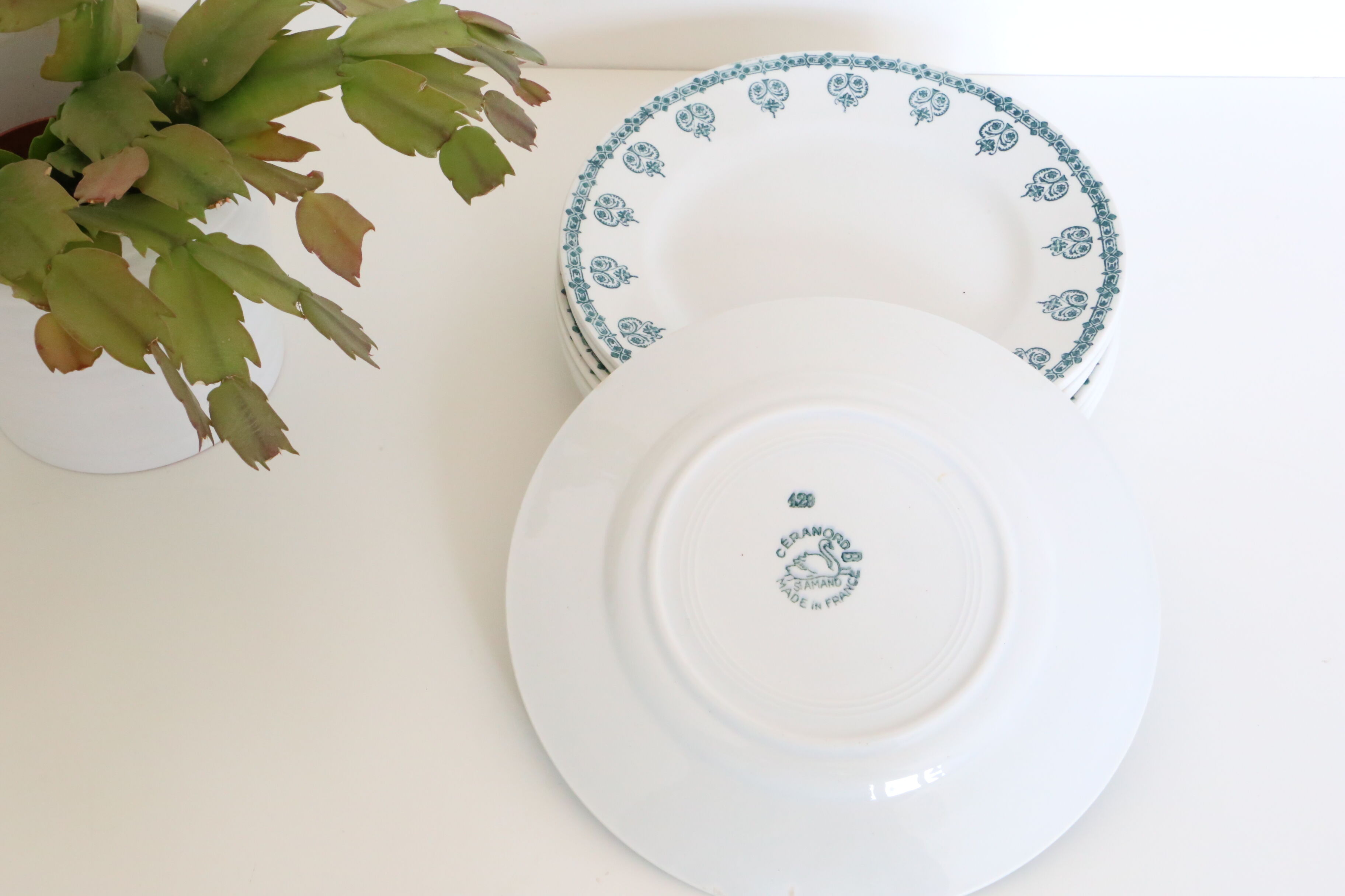 Dessert plate in earthenware style Ceranord iron earth