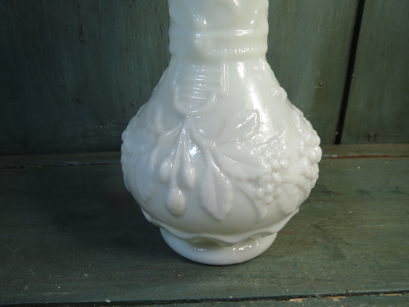 Opaline of fair vase vase ancient butterfly fruit