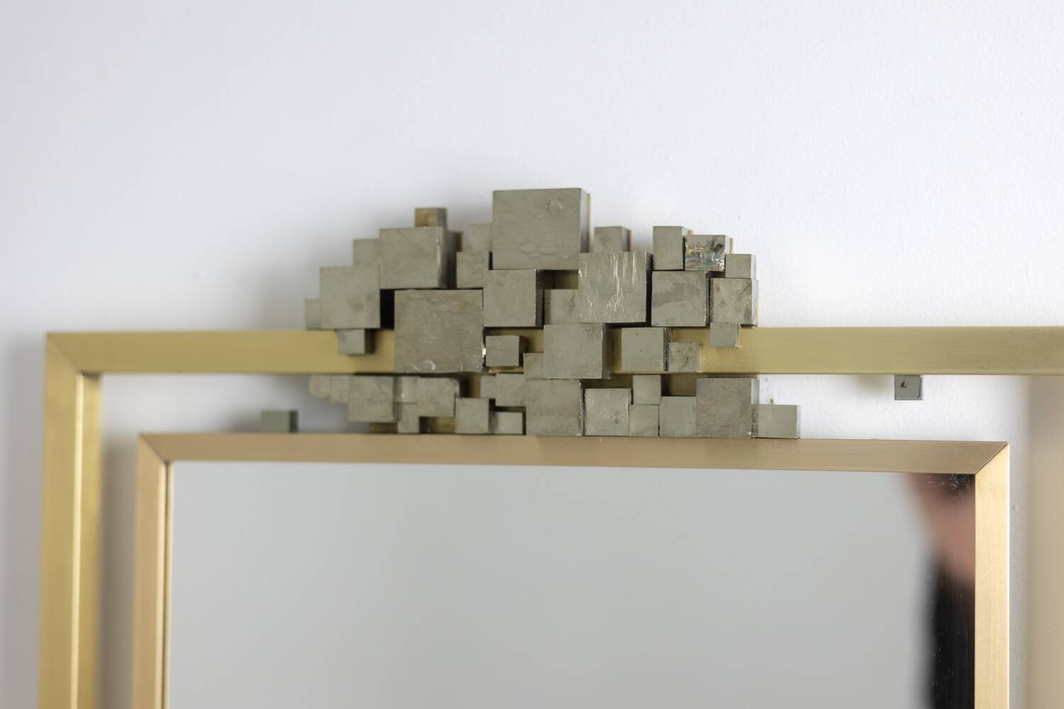 “Boizot” model mirror in brass, varnished finish. Contemporary.