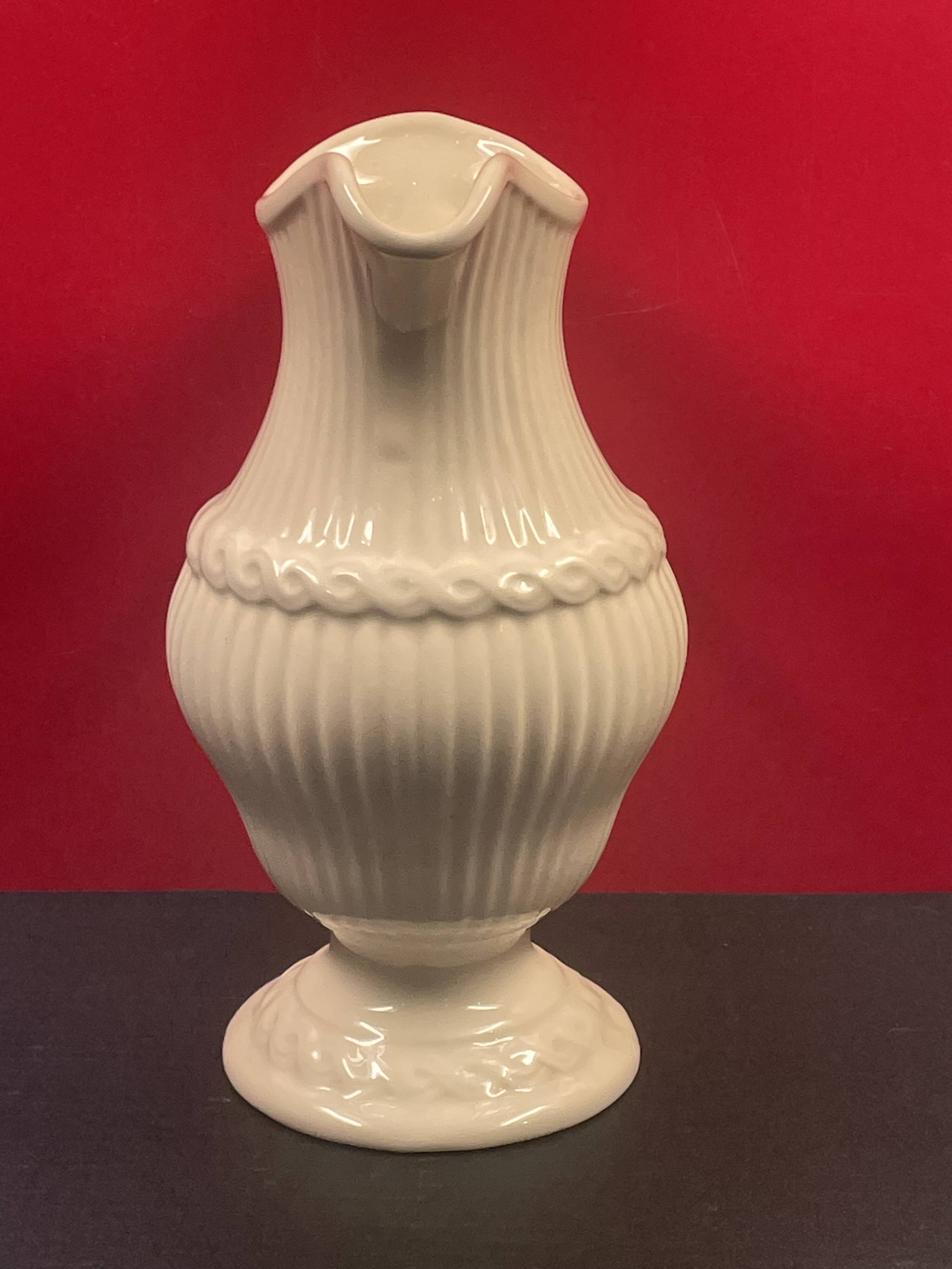 Earthenware from Gien, Hanap or ewer with twisted handle H 23.5 cm