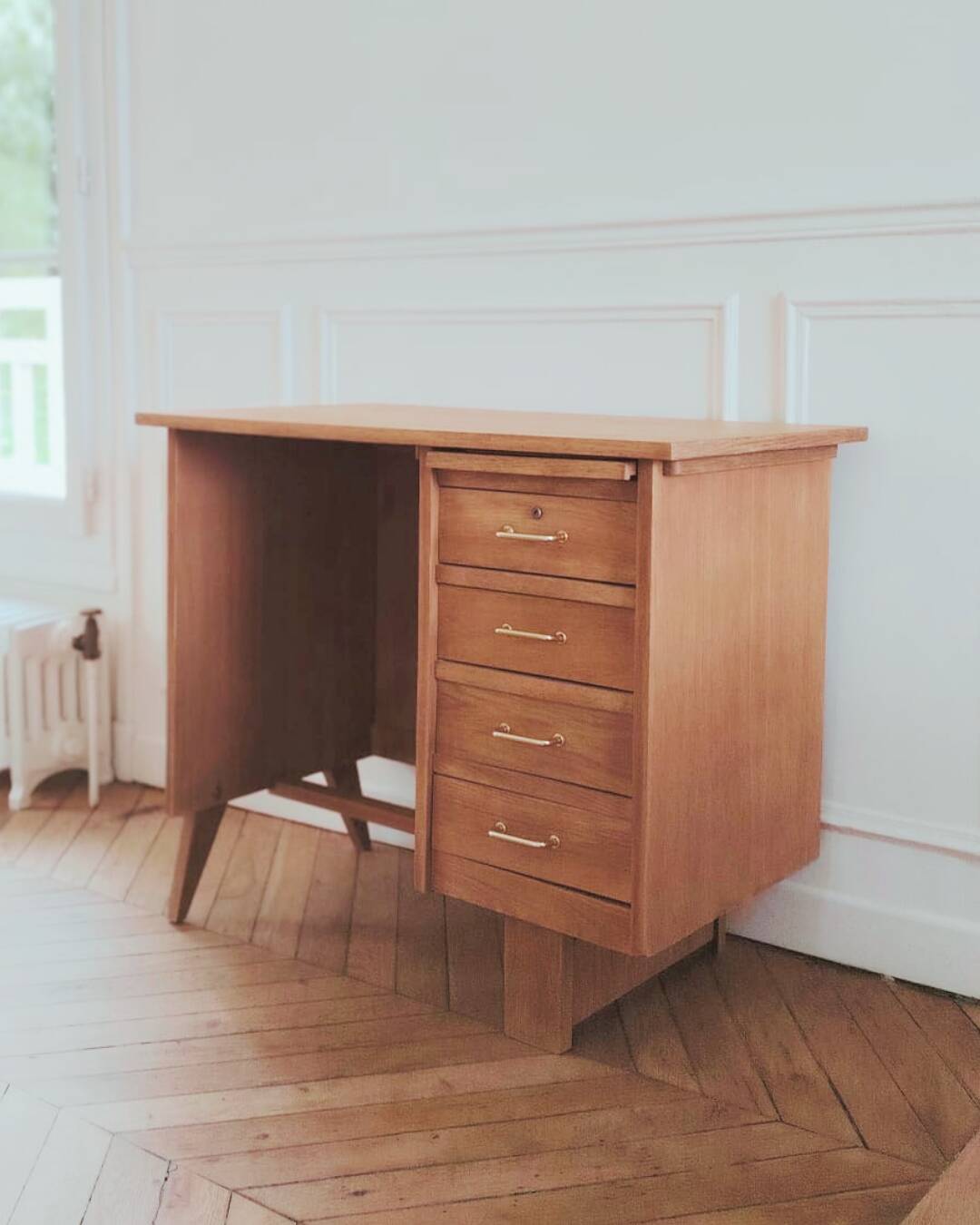 Bureau scandinave vintage rénové, années 50-60