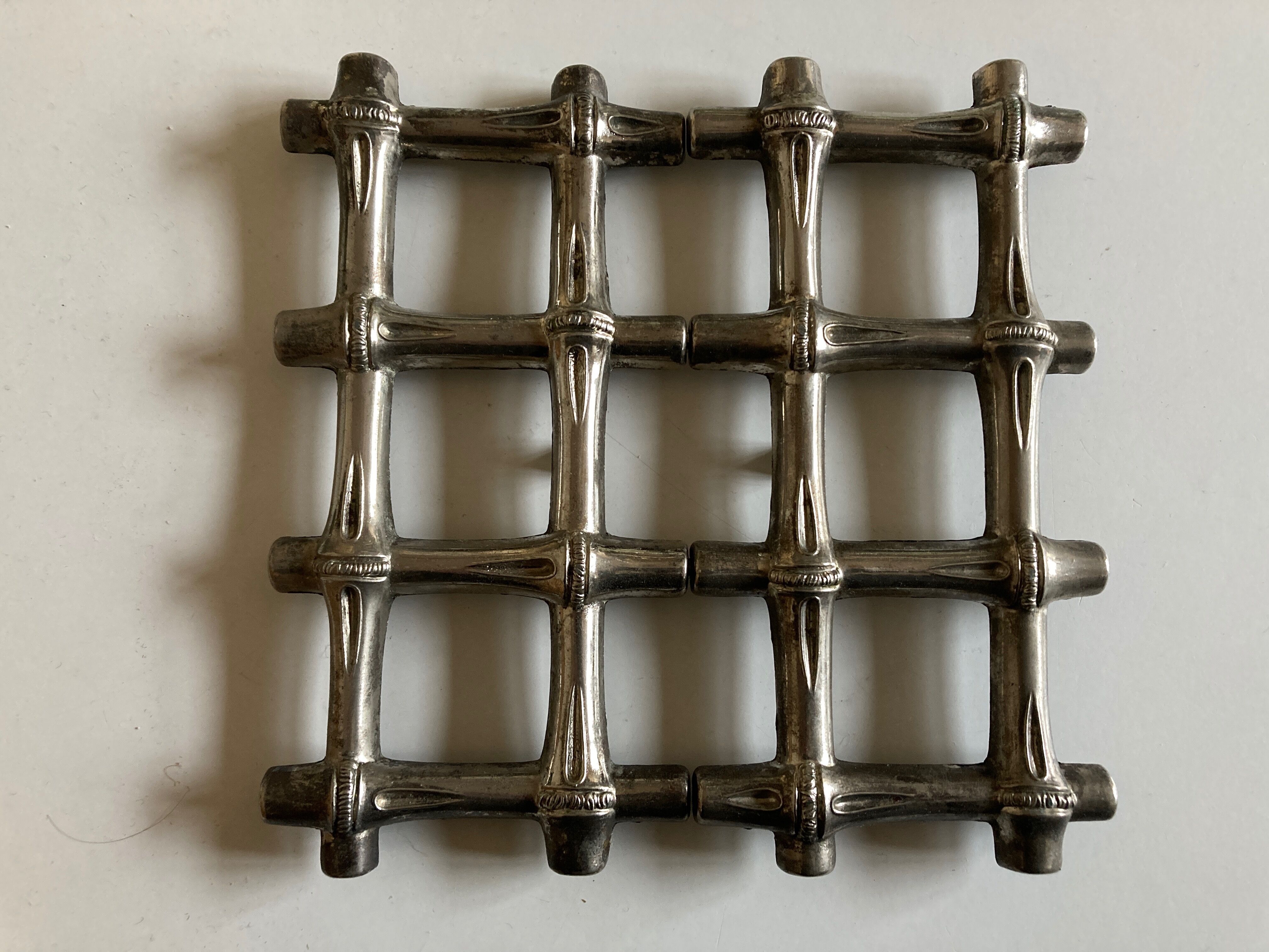 Bamboo silver metal mat 1970