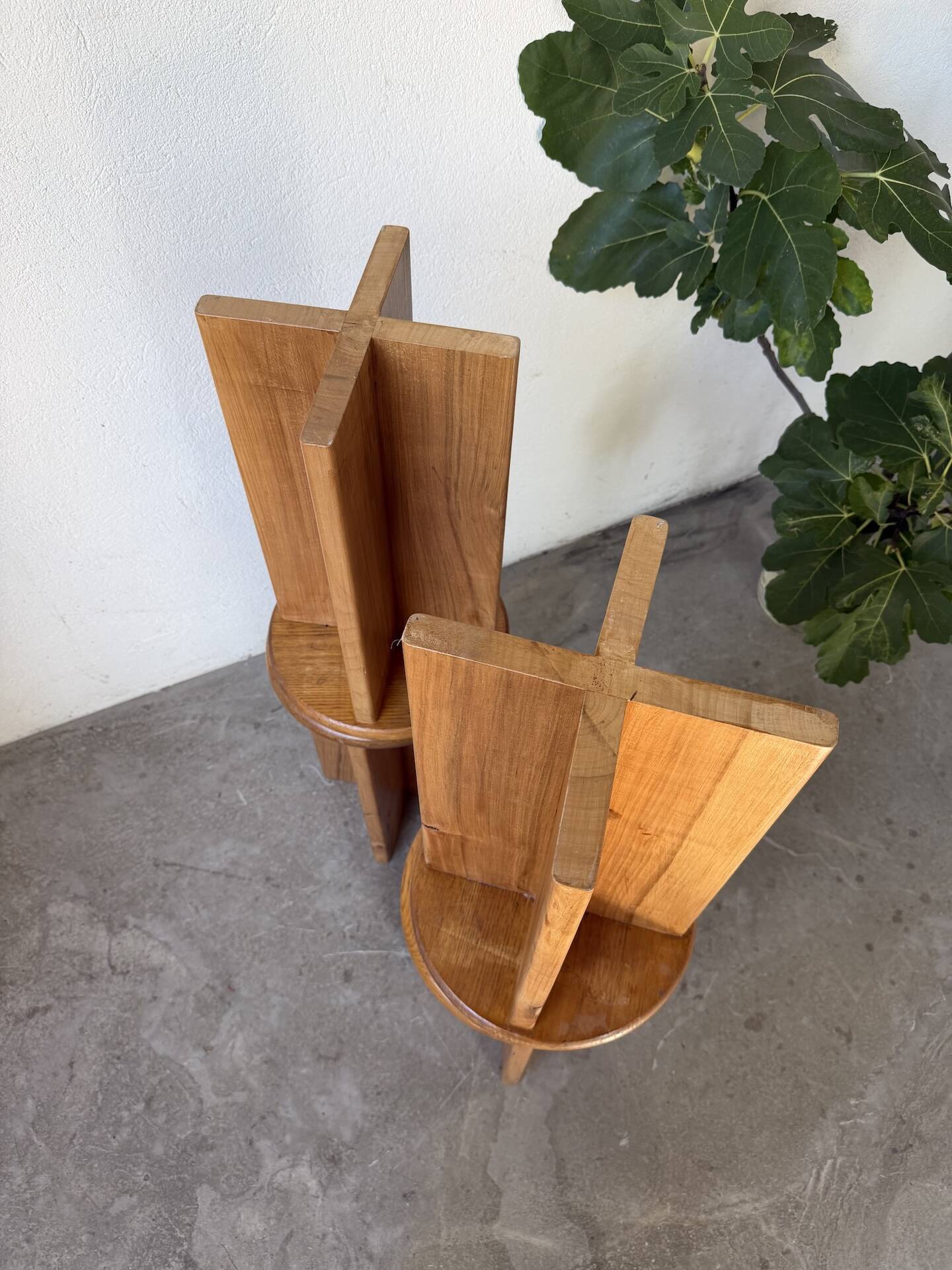 Set of 4 oak stools from the 1950s, constructivist style.