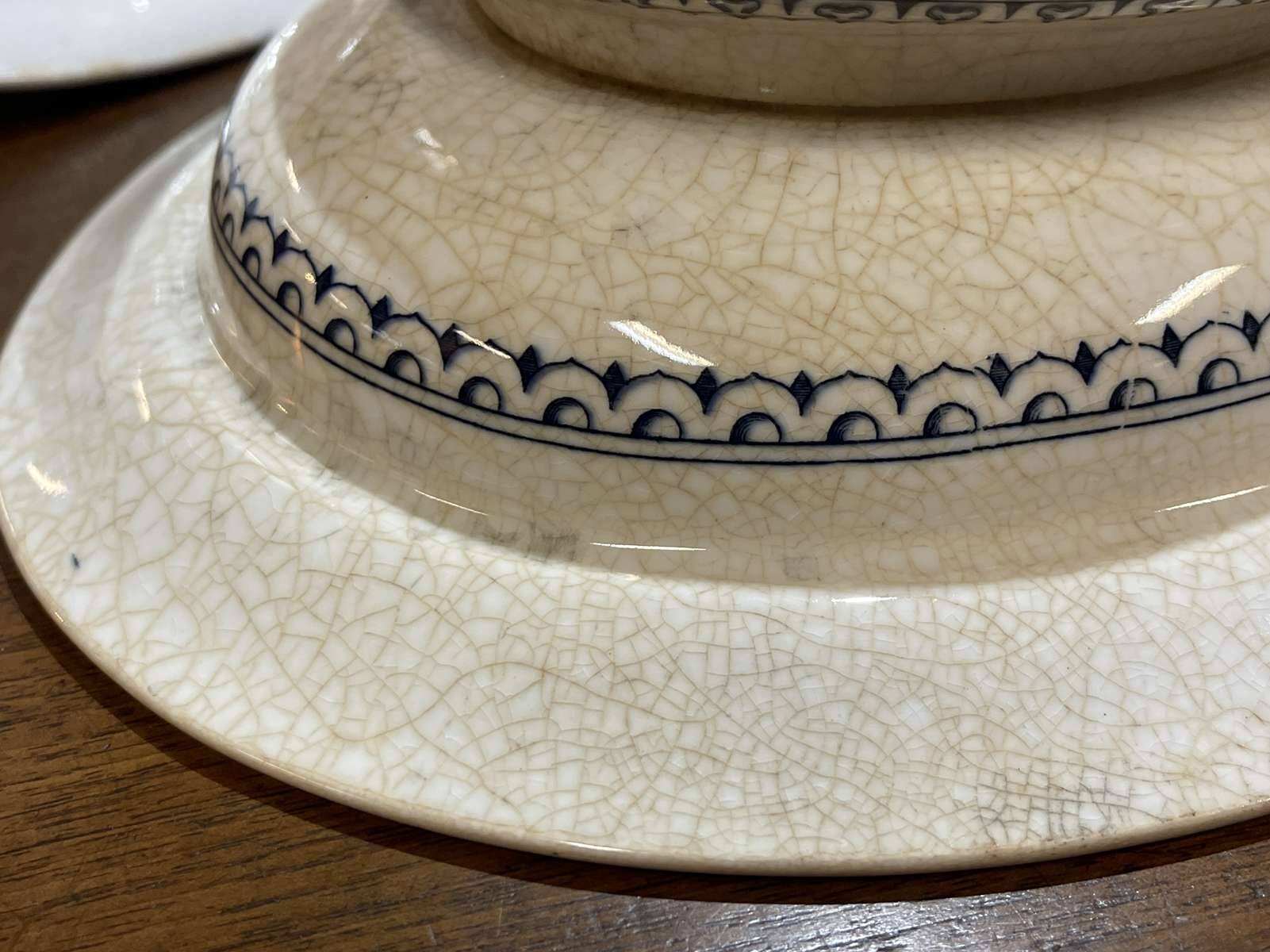 Minton English porcelain vegetable dish, Florentine pattern