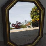 Octagonal mirror in solid cherry wood in 3 colors which can be placed in the desired direction
