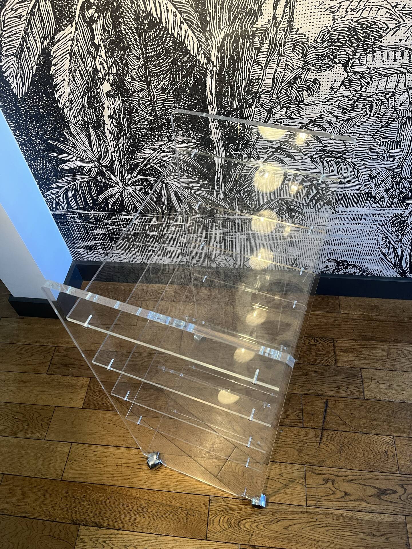 Hi-fi furniture in plexiglass