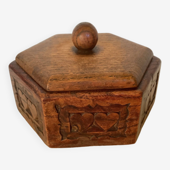 Ancienne boîte en bois motif cœur