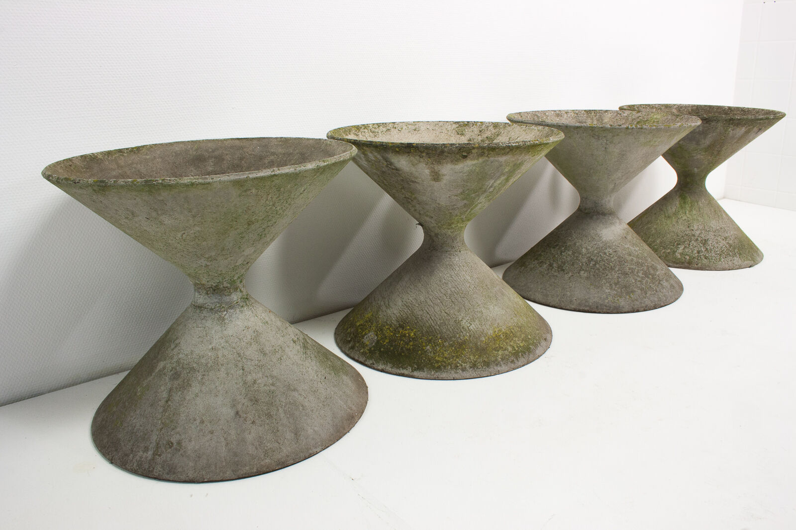 Willy Guhl Industrial Diabolo Planters