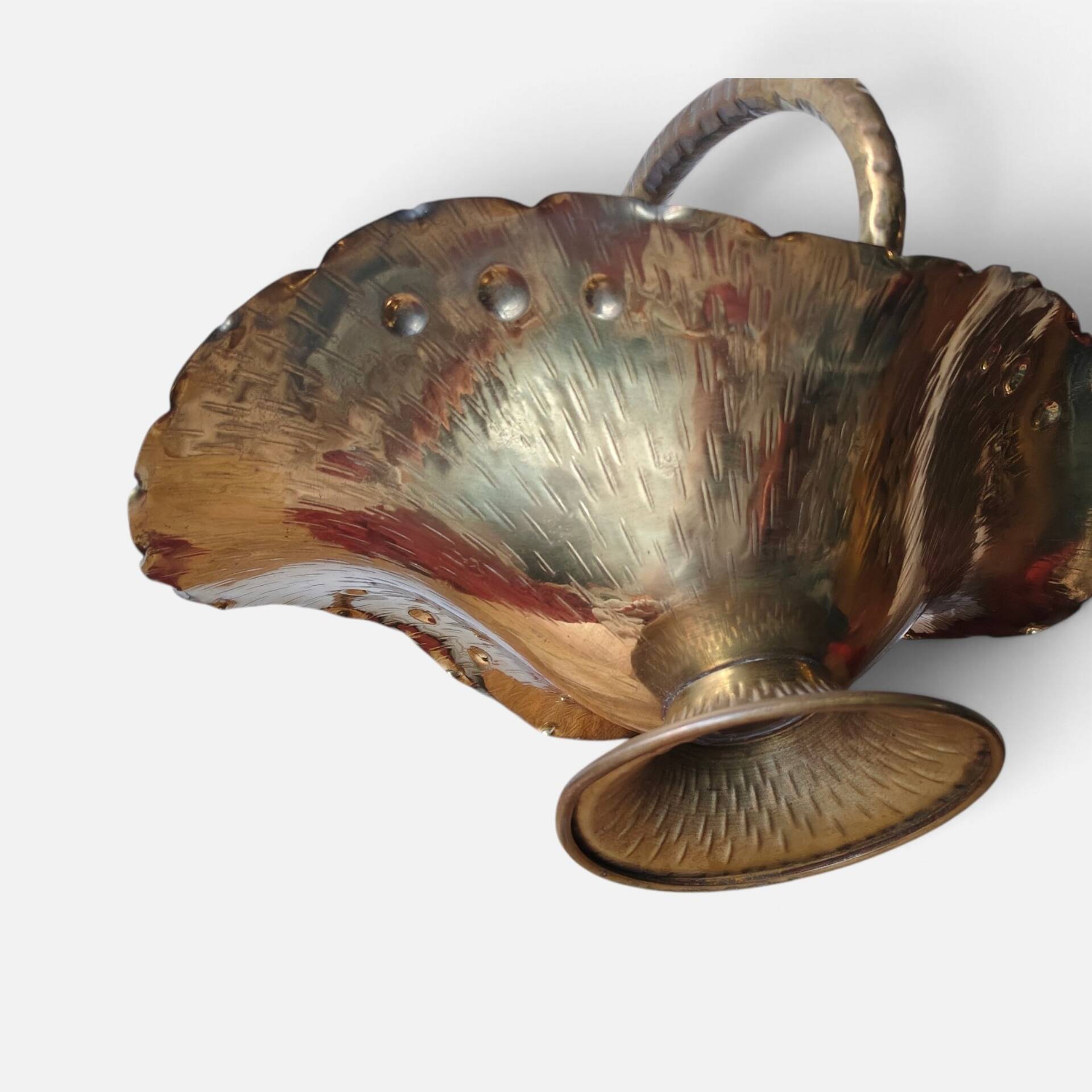 Modernist hammered copper fruit basket, Vienna (Austria)