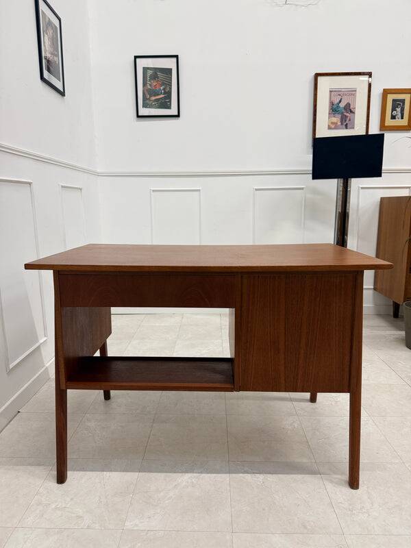 Bureau scandinave en teck