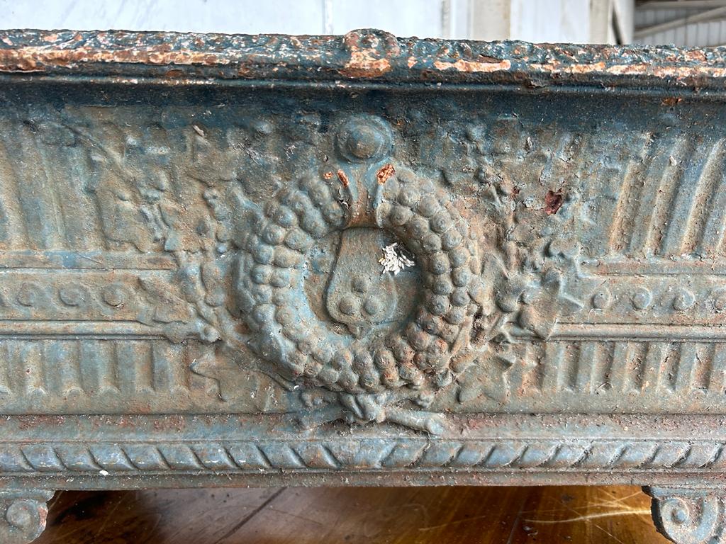 Pair of cast iron planters of the nineteenth century - planter